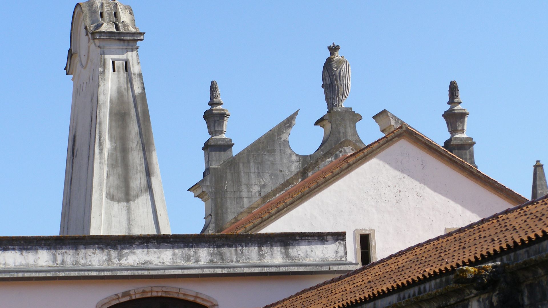 File:North wing rear view Alcobaça Monastery.jpg