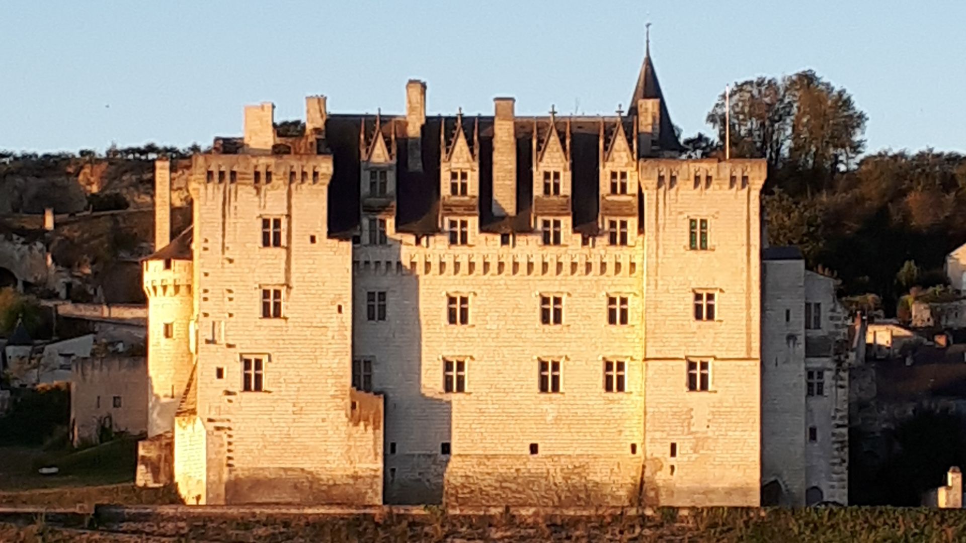 File:Chateau de Montsoreau Museum of contemporary art Loire Valley France.jpg