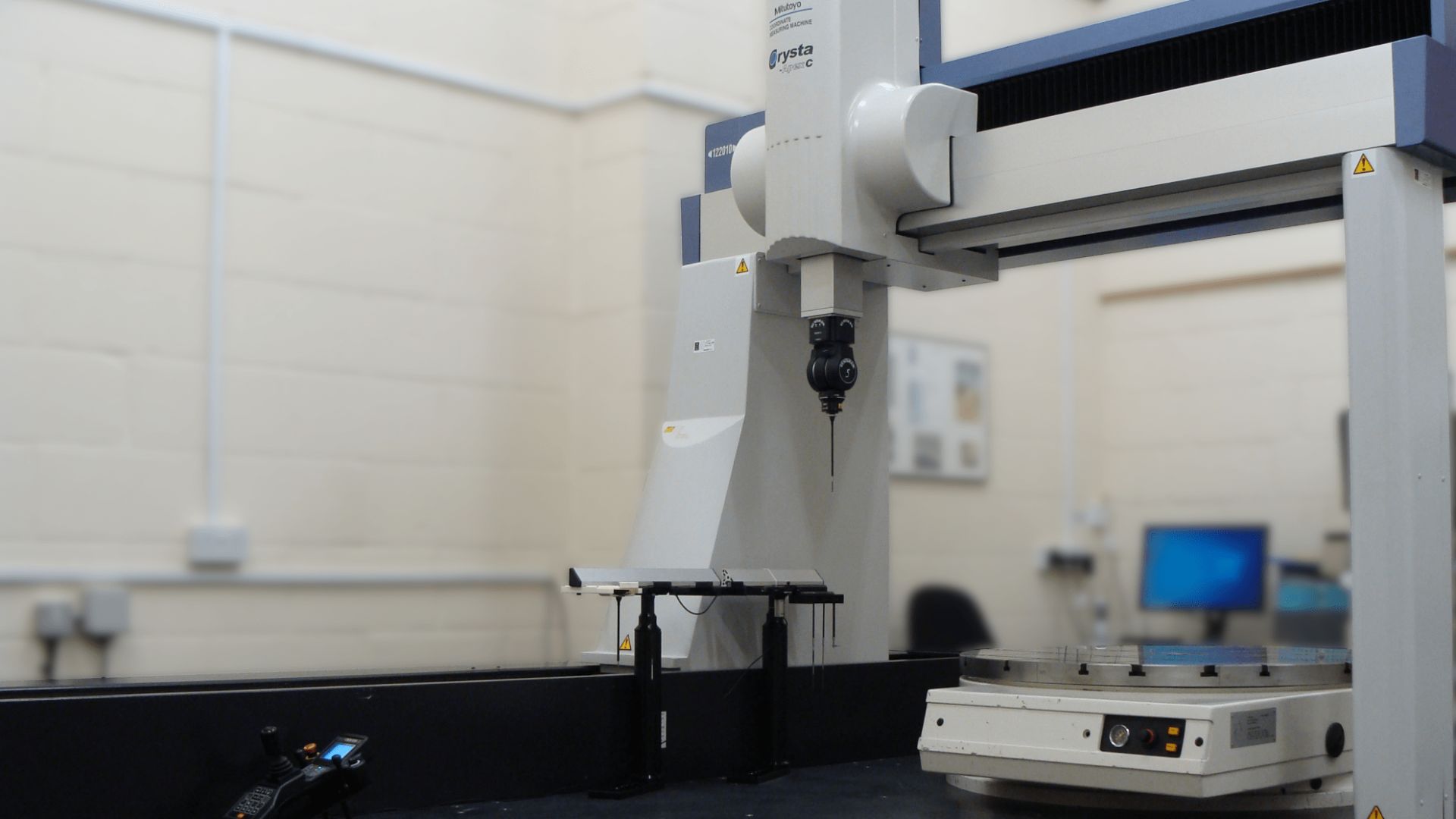 File:5 Axis Scanning Coordinate Measurement Machine (CMM).png