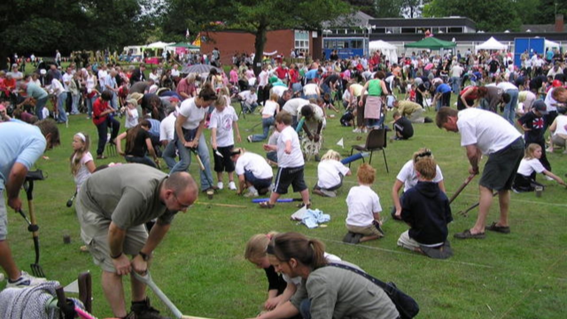 File:Willaston - Worm Charming.jpg