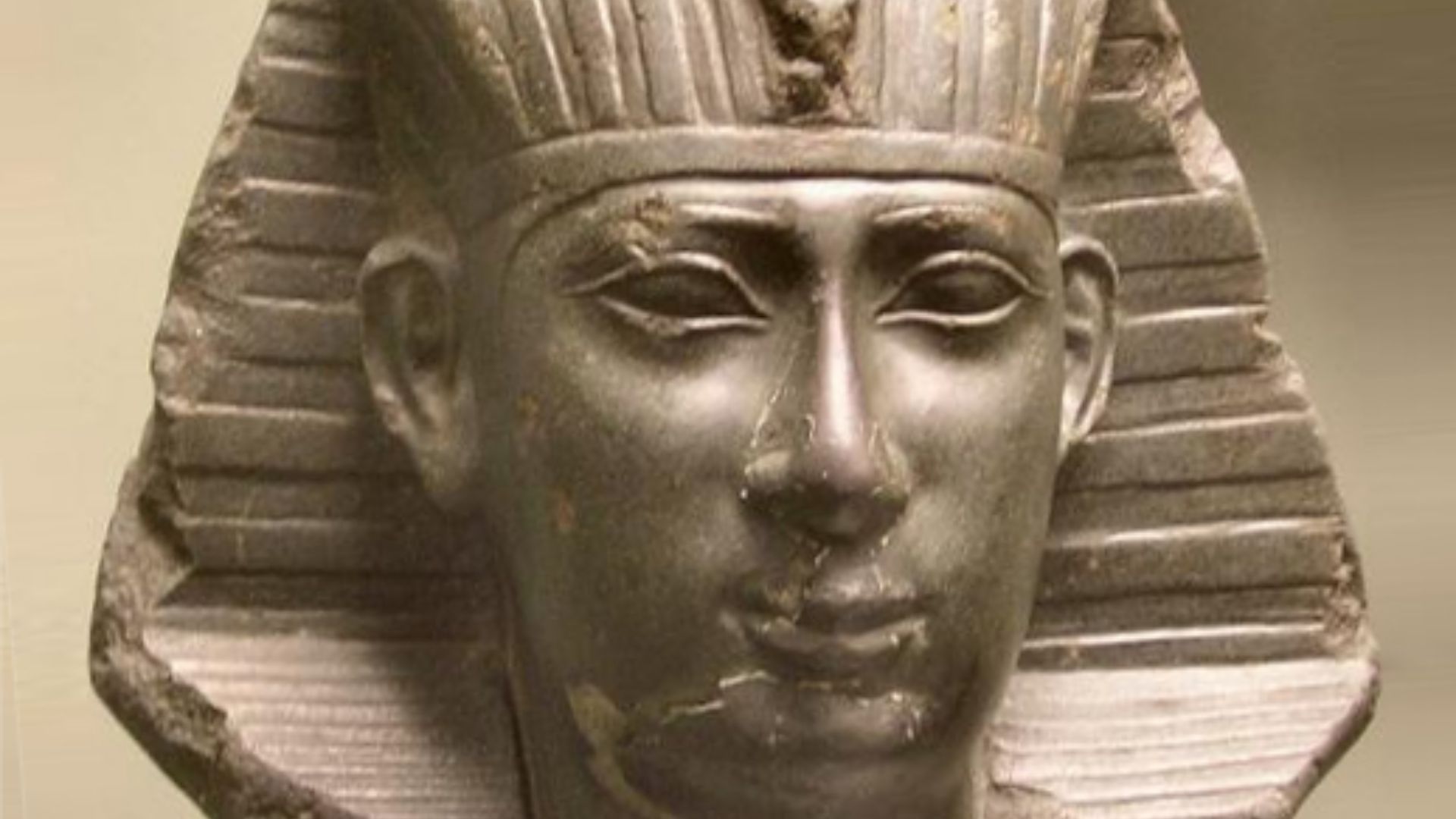 File:Portrait of a Pharaoh of the Saite Dynasty.jpg