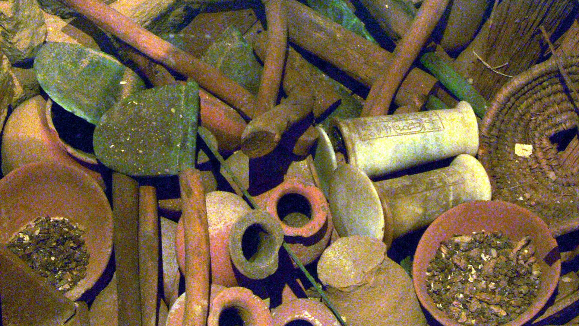 File:Reconstruction of a Foundation Deposit MET vshatpit1.jpg