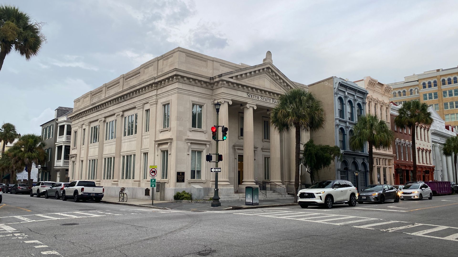 File:46 Broad St Charleston SC July 2024.jpg