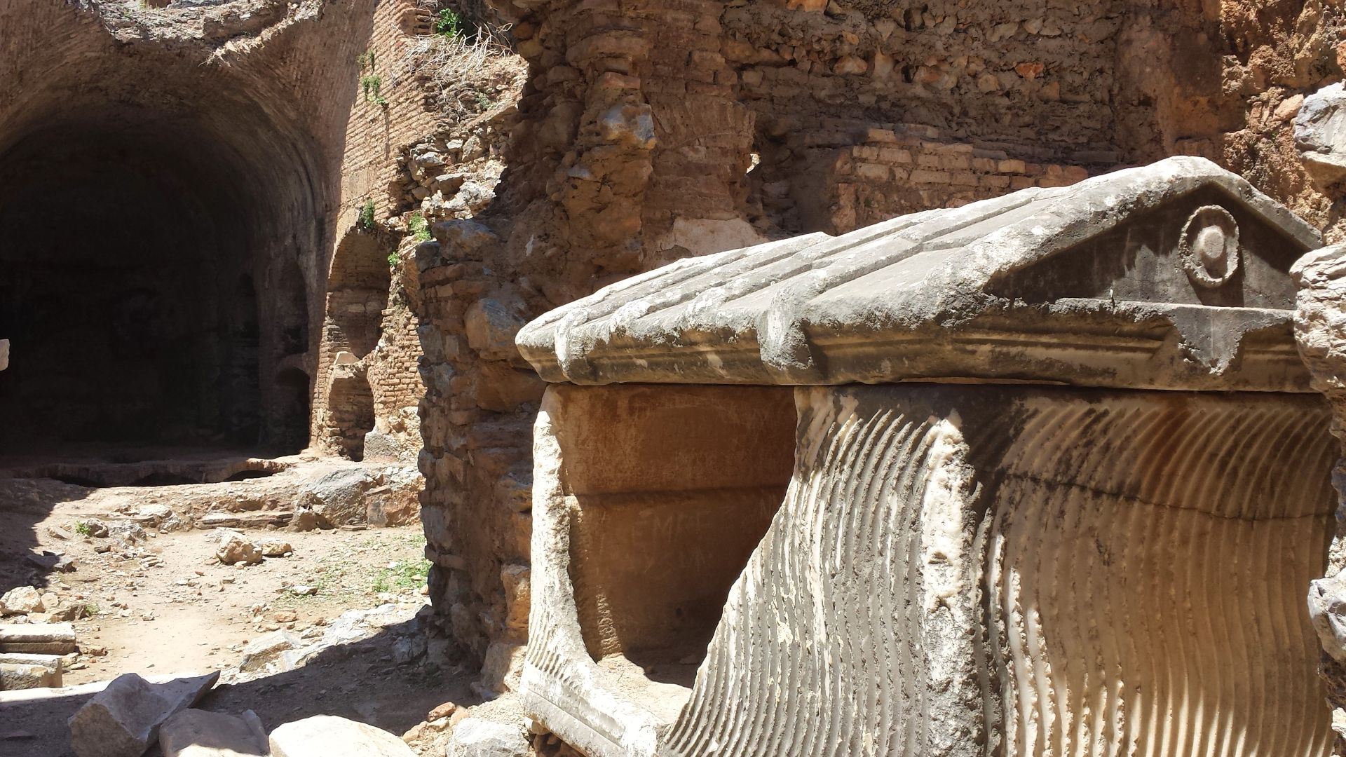 File:Ephesus - rock tomb 1.jpeg