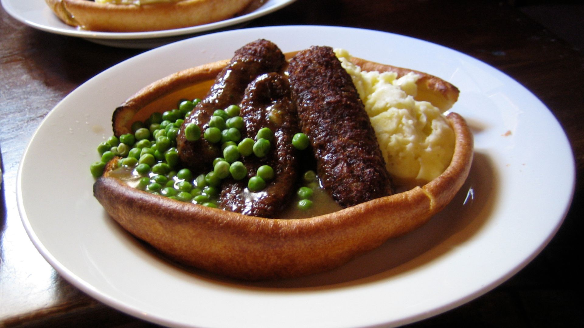 File:Veggies Sausages and Mash, with Yorkshire Pudding, peas and veggie gravy.jpg