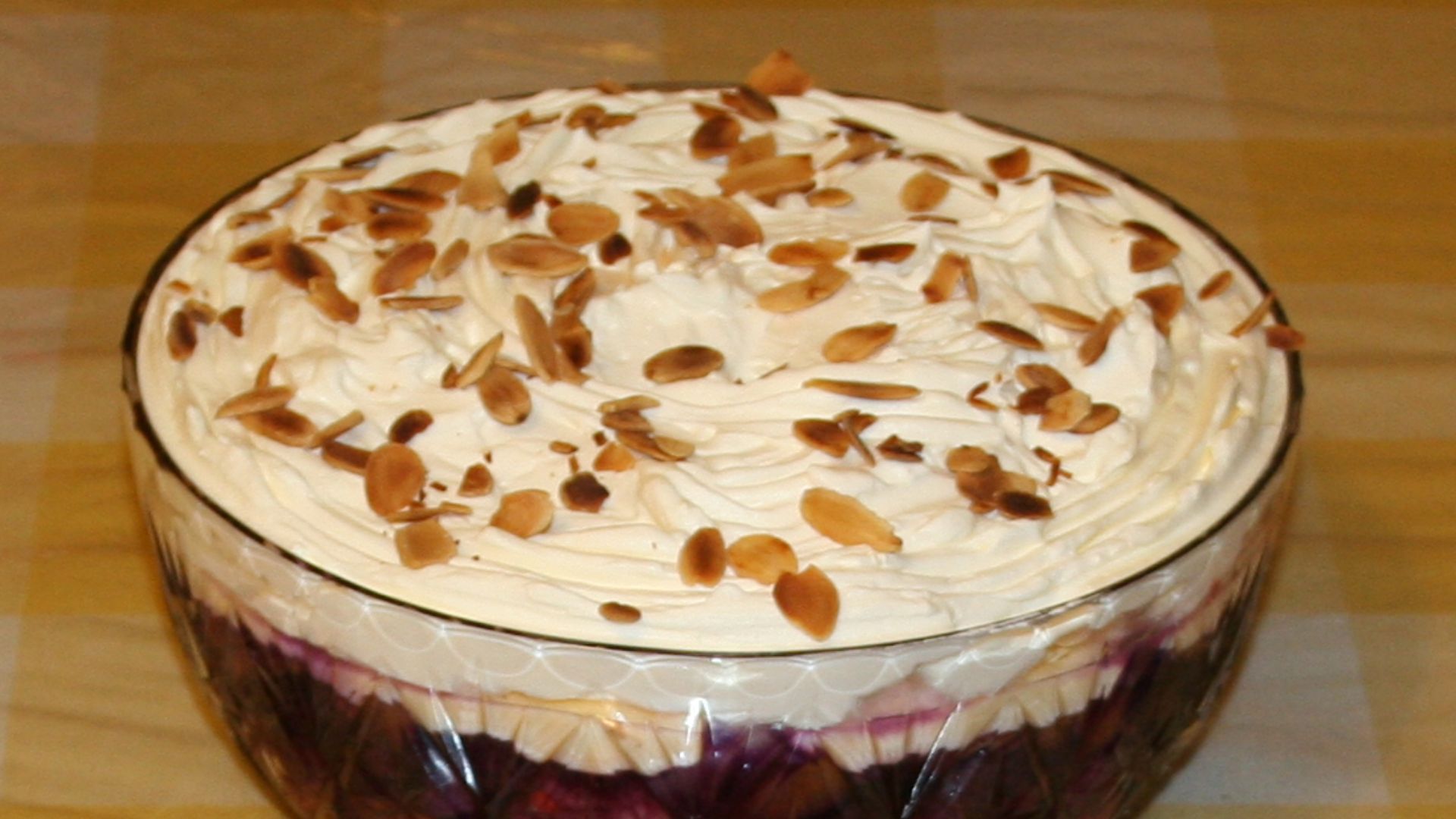 File:Trifle made in Derby, England IMG 5098.jpg