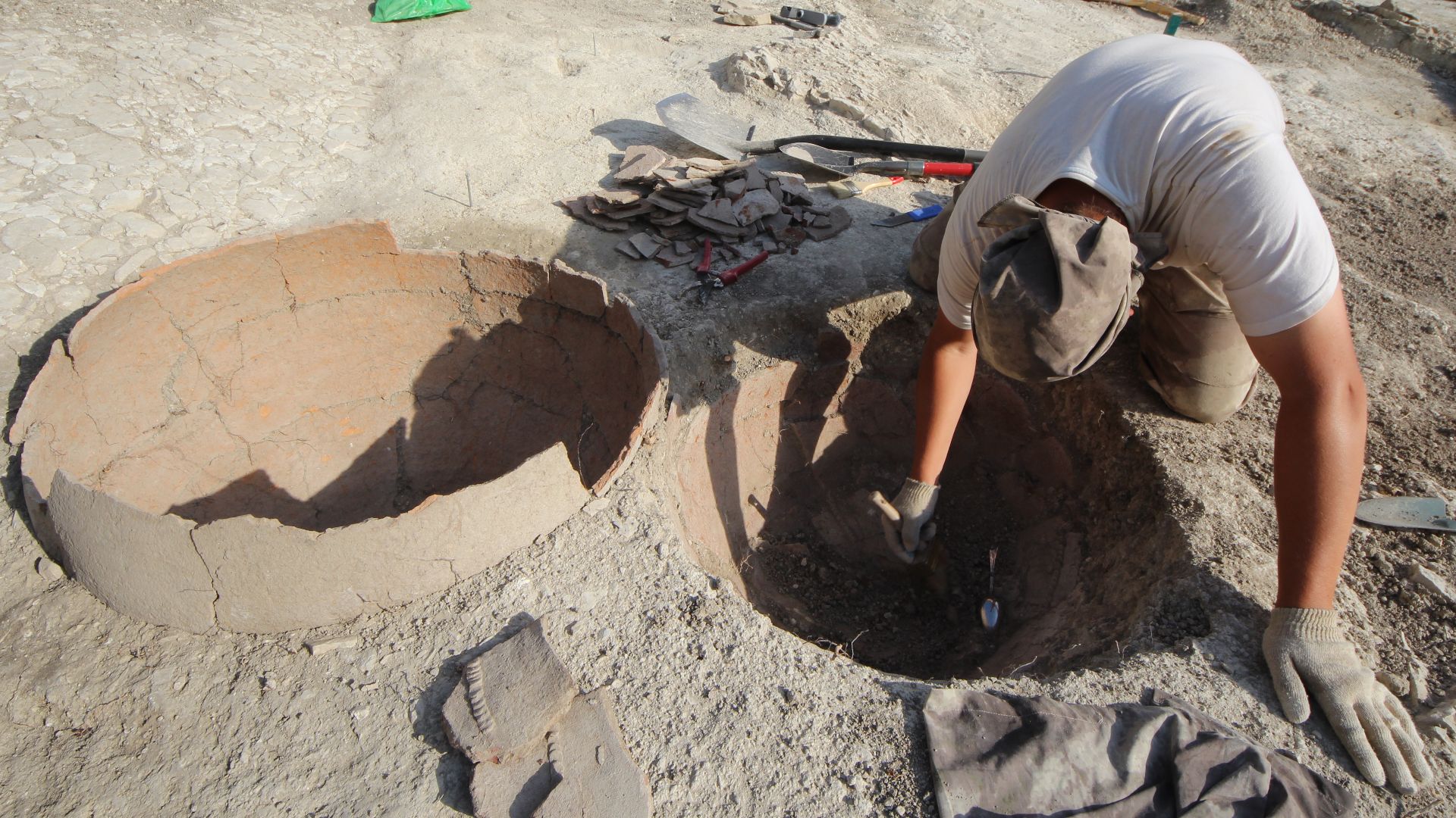 File:Archaeological field work.jpg