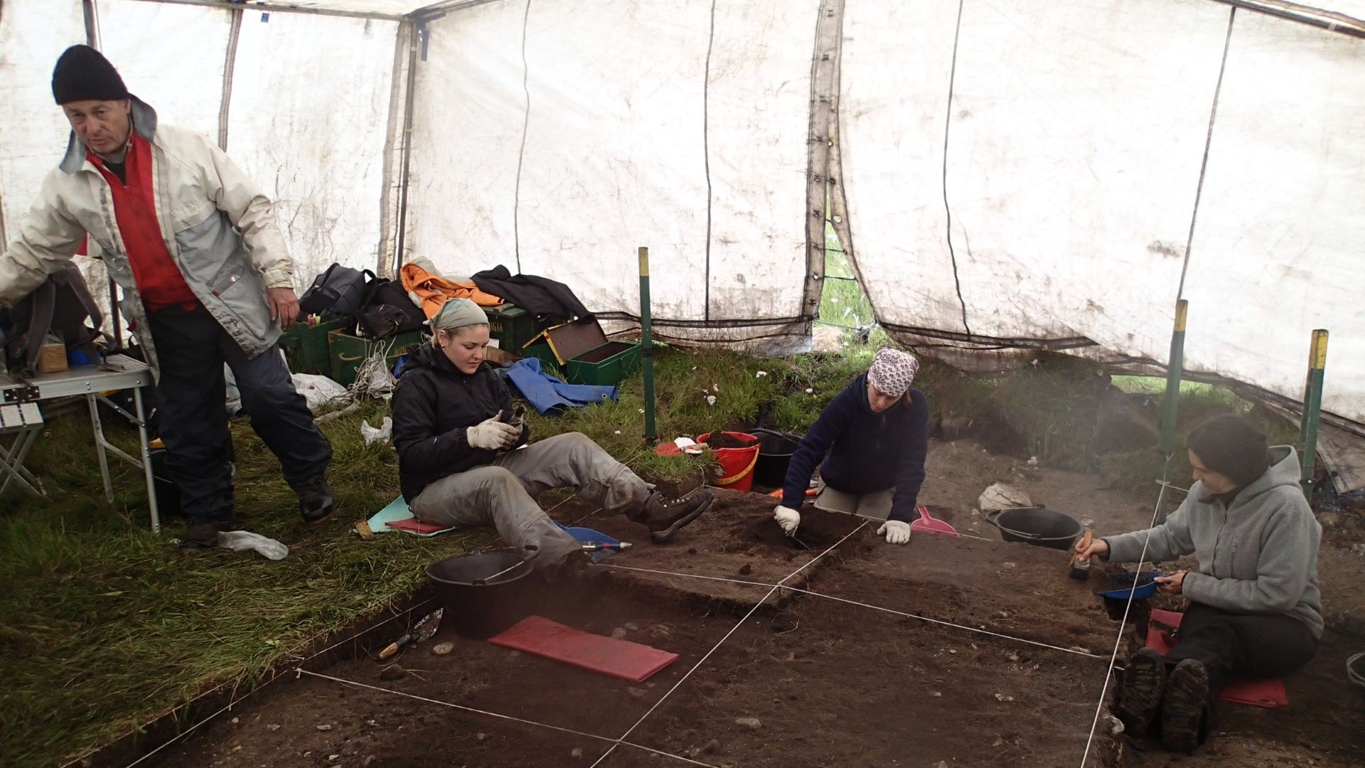 File:In the excavation tent (8576631499).jpg