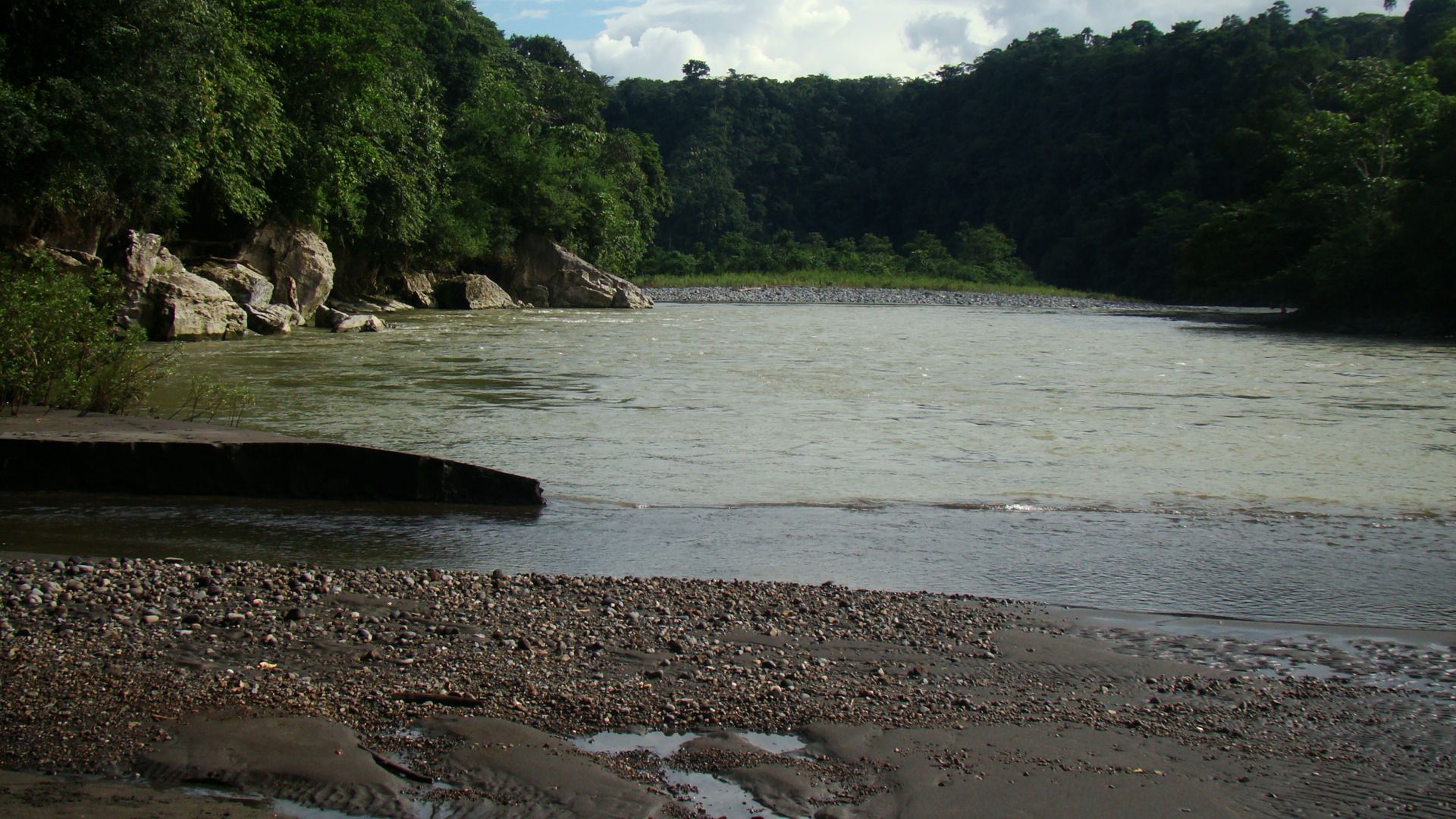 File:Rio Upano, Logroño.JPG