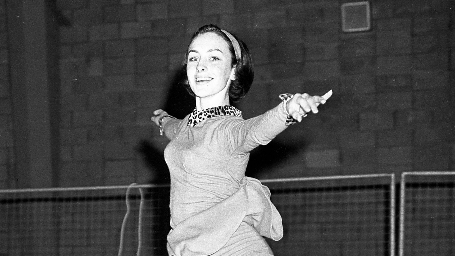 File:Peggy Fleming practicing jump for national title, 1965.jpg