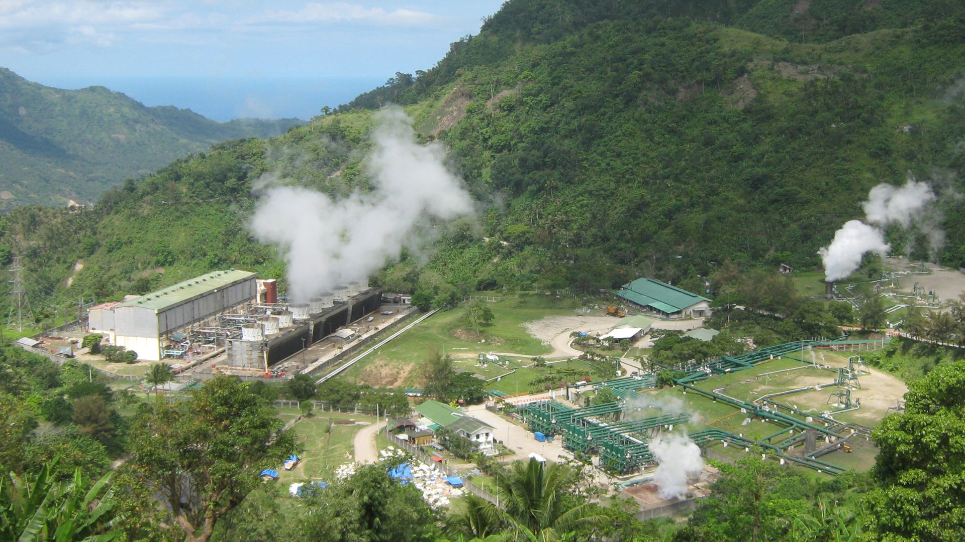 File:Puhagan geothermal plant.jpg