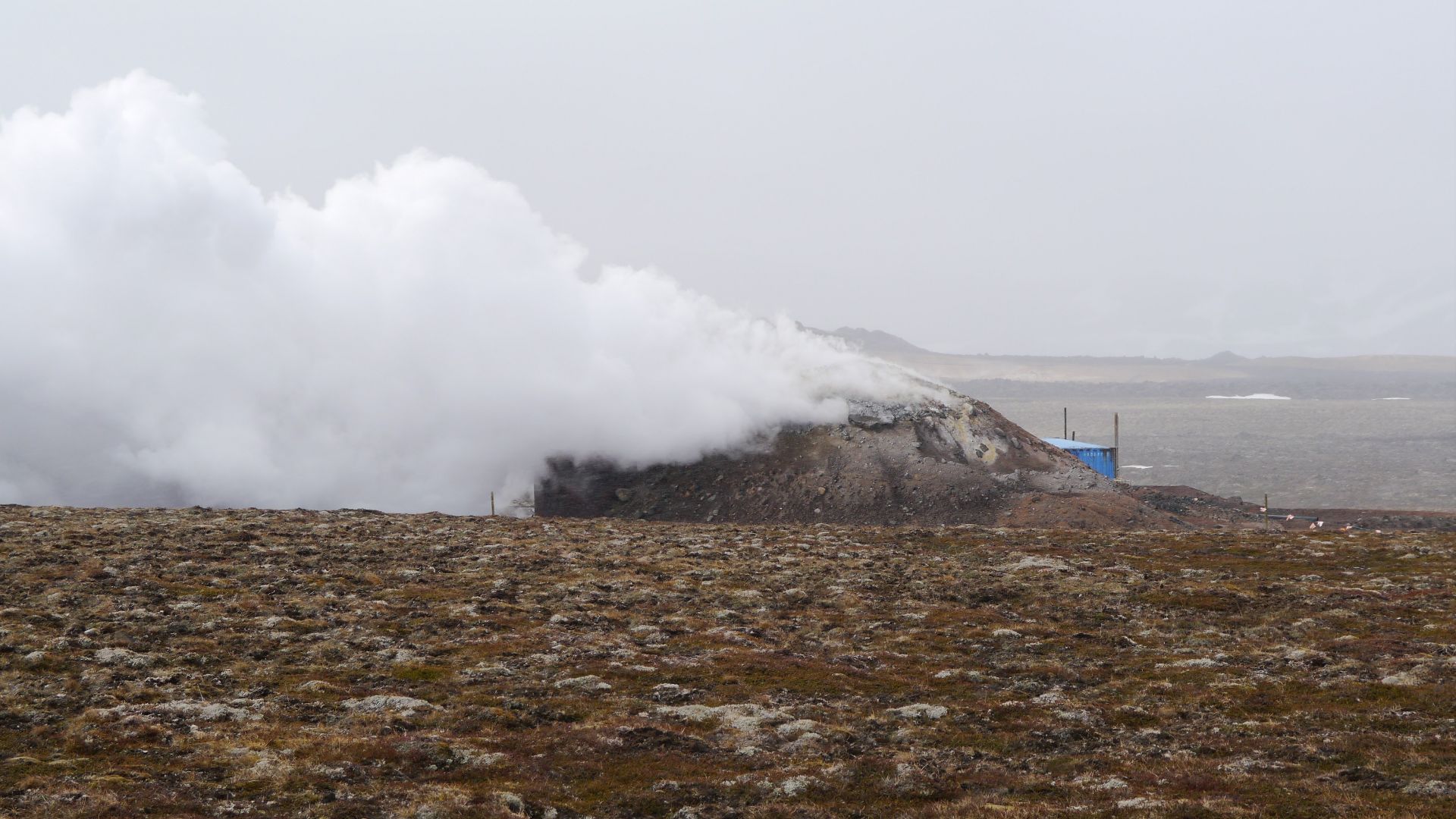 File:Island Kleiner Krater an der Krafla 2.JPG