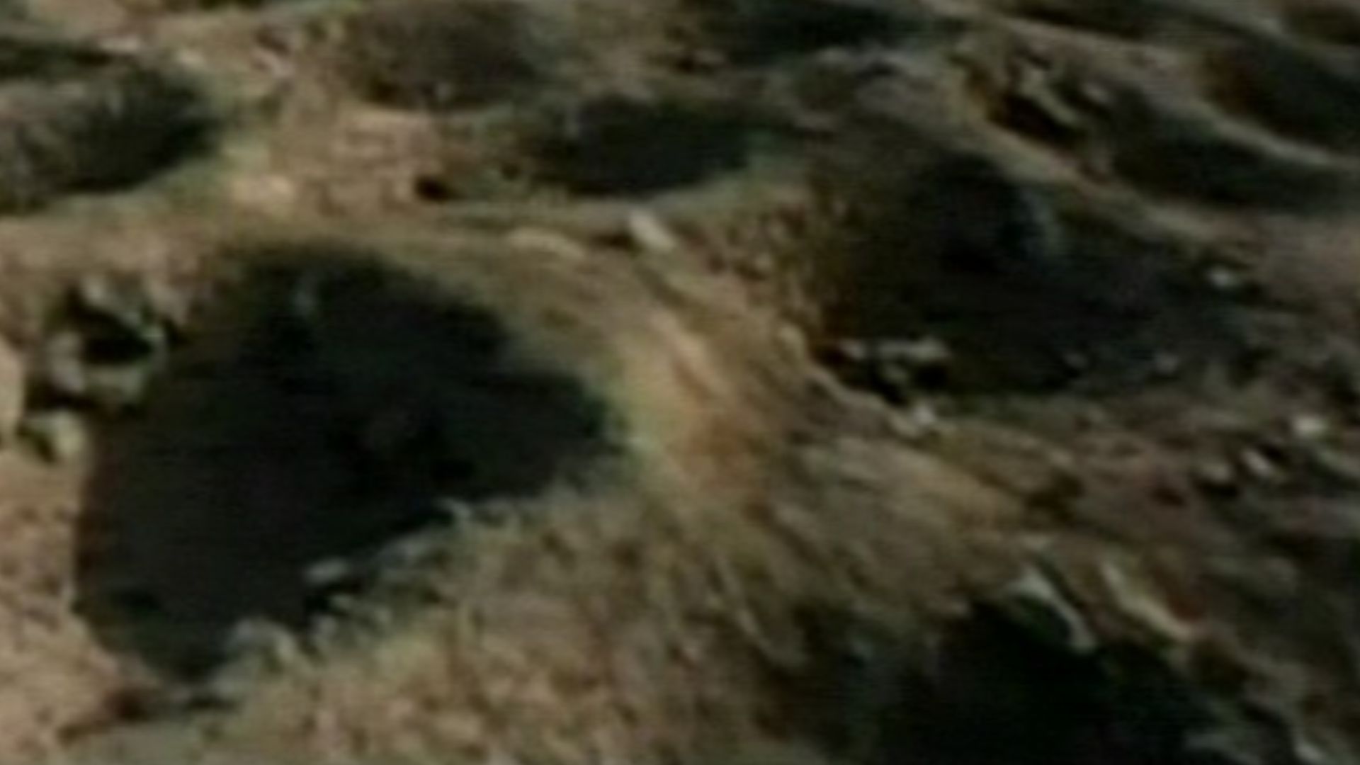 File:Faixa de Buracos - Linhas de Nazca - Peru - Band of Holes - 11 - panoramio.jpg