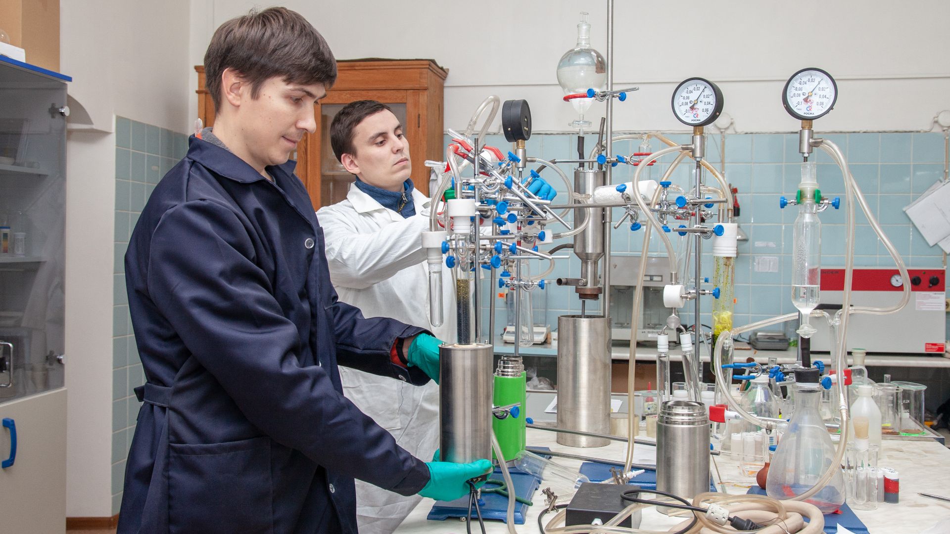 File:Lab for Ecological Radiology of the Institute of Geodinamics and Geology.jpg