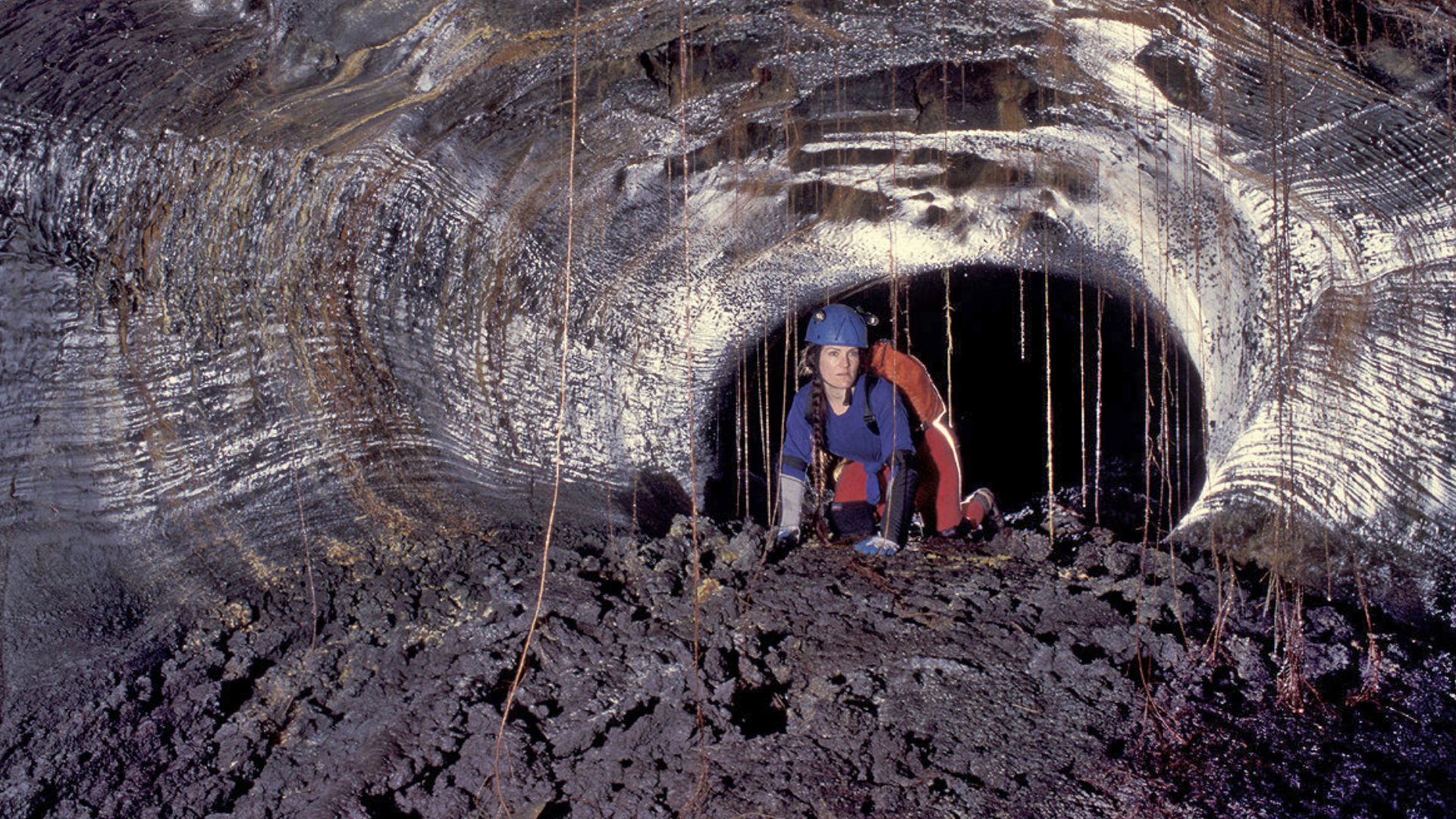File:Hawaiian lava tube.jpg