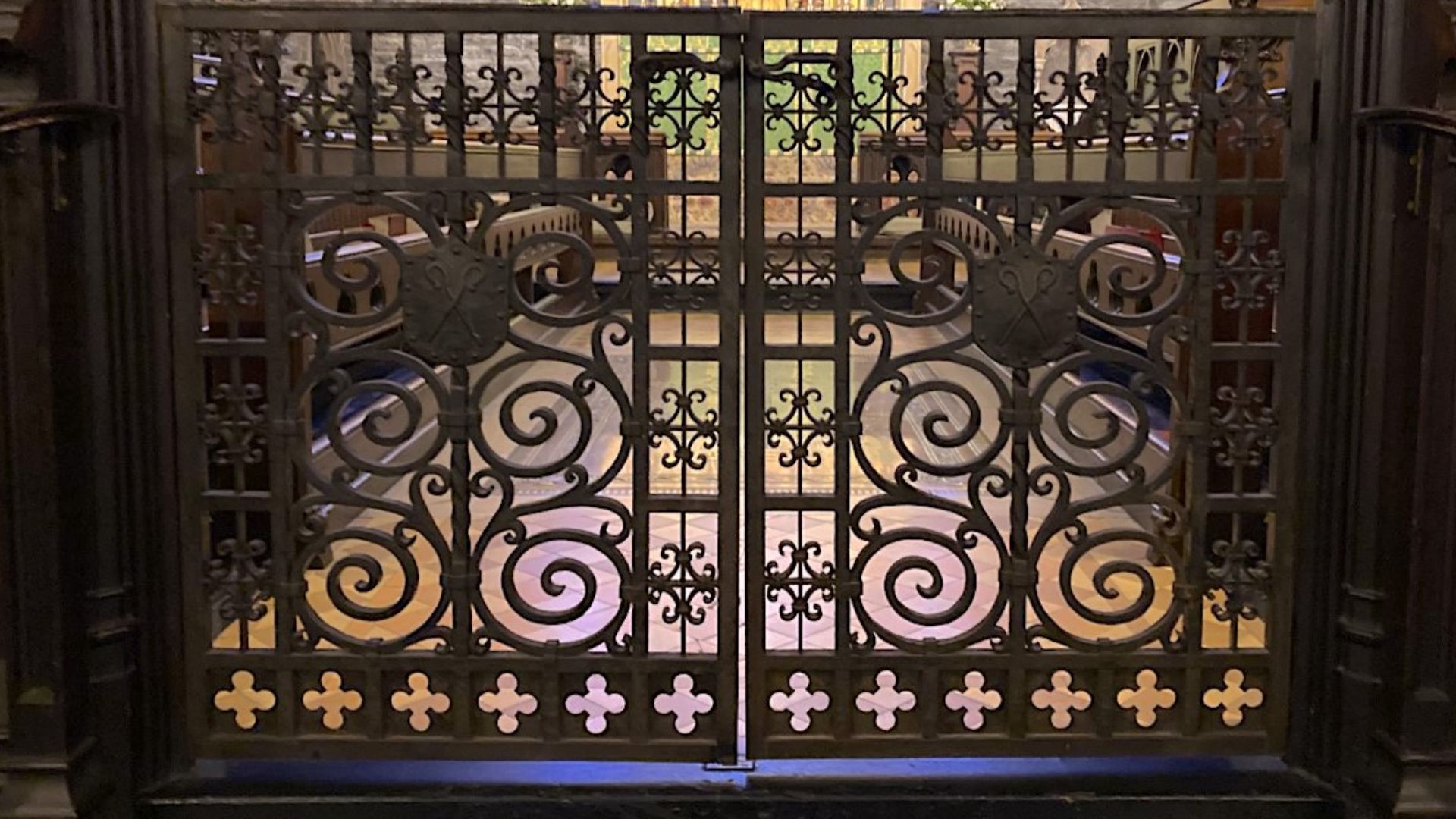 File:Iron gates designed by Samuel Yellin at Church of the Good Shepherd, Rosemont, Pennsylvania, USA.jpg