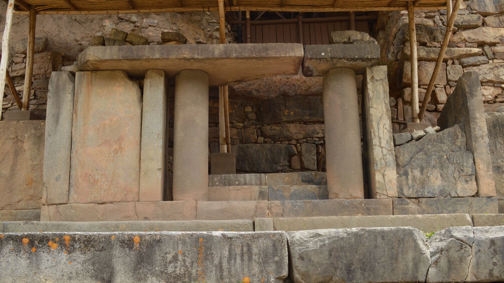 File:Portada de las Falcónidas.jpg