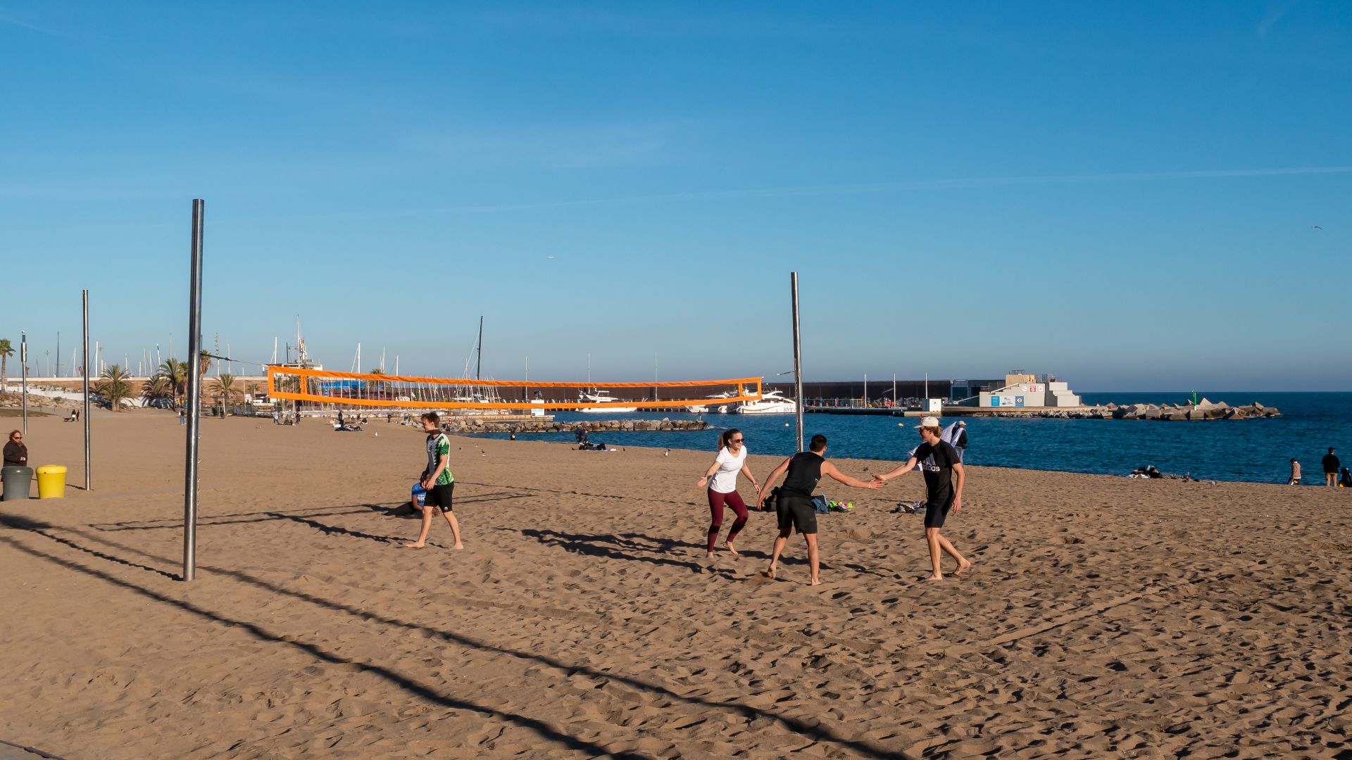 File:Beach, Barcelona (P1170715).jpg