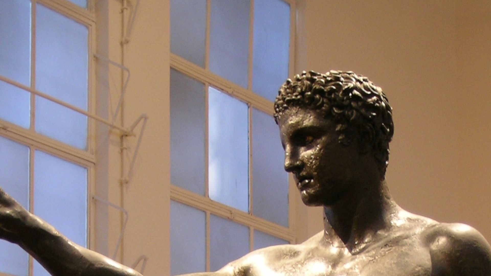 File:Antikythera statue front.jpg