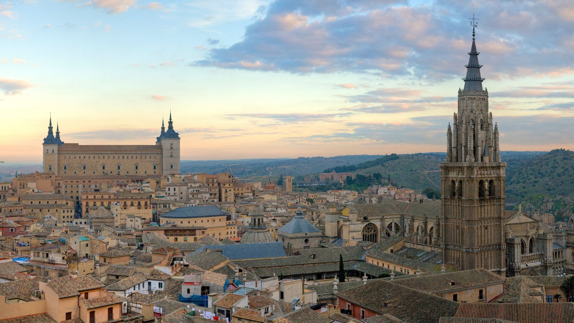 File:Toledo Skyline Panorama, Spain - Dec 2006.jpg