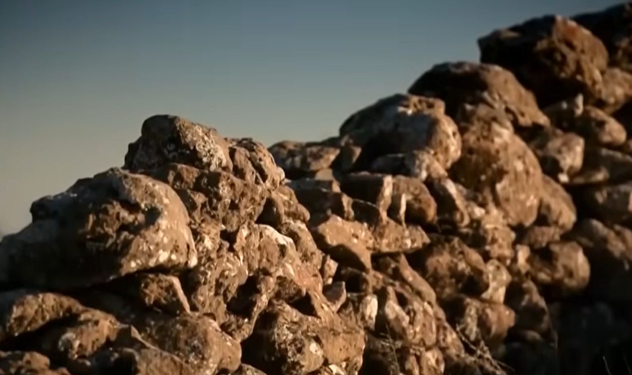 Screenshot from America Unearthed (2012–2019)