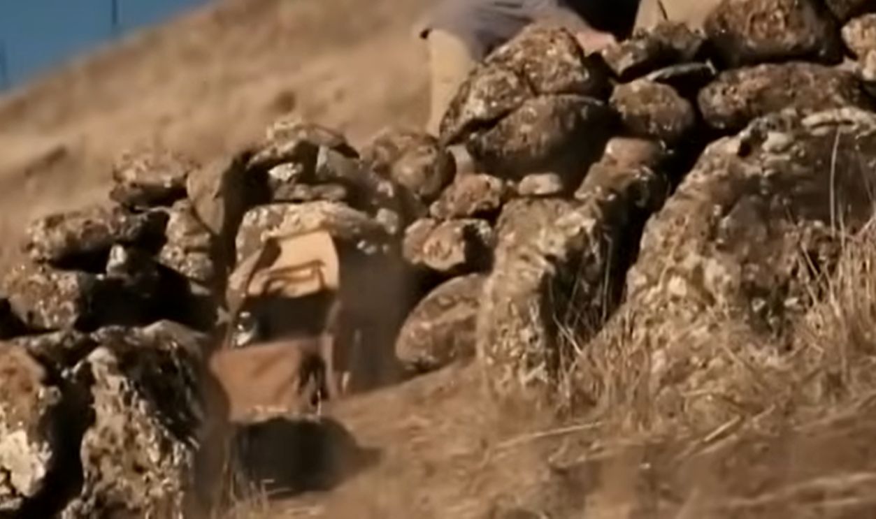 Screenshot from America Unearthed (2012–2019)