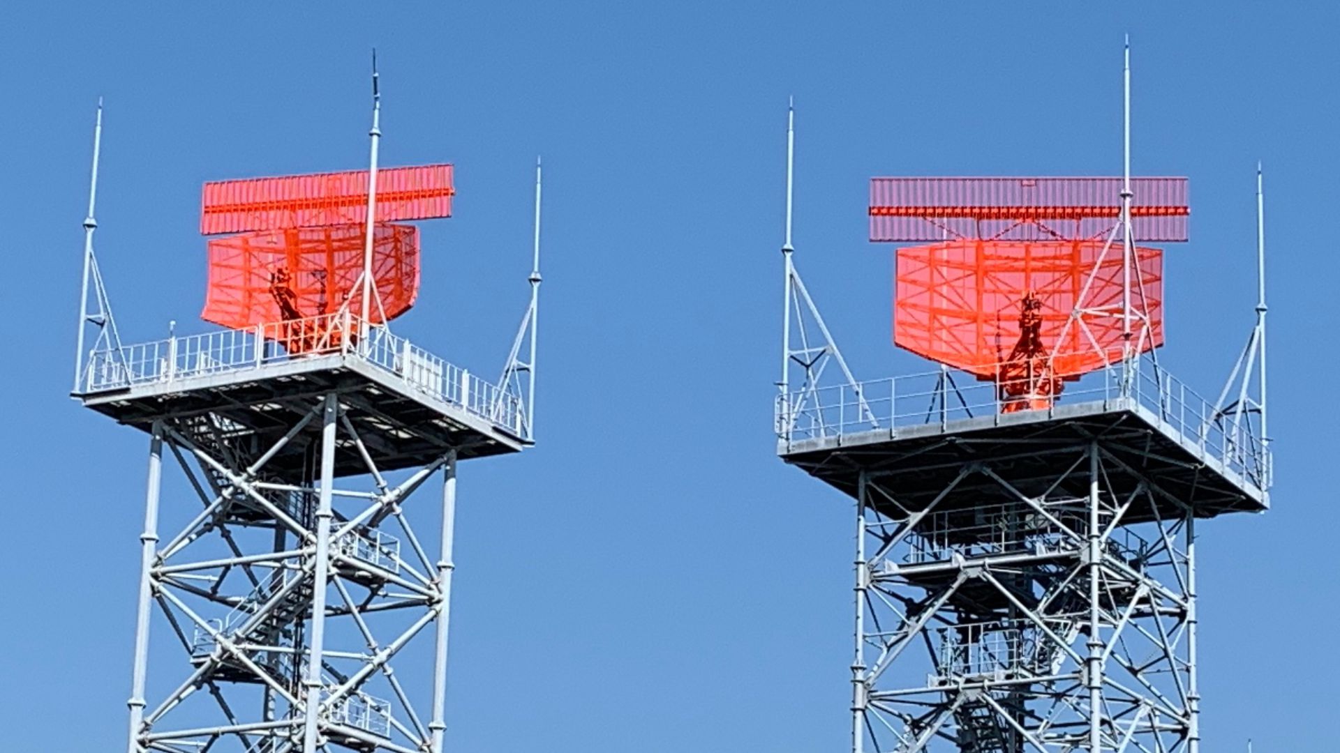 File:Airport Surveillance Radar.jpg