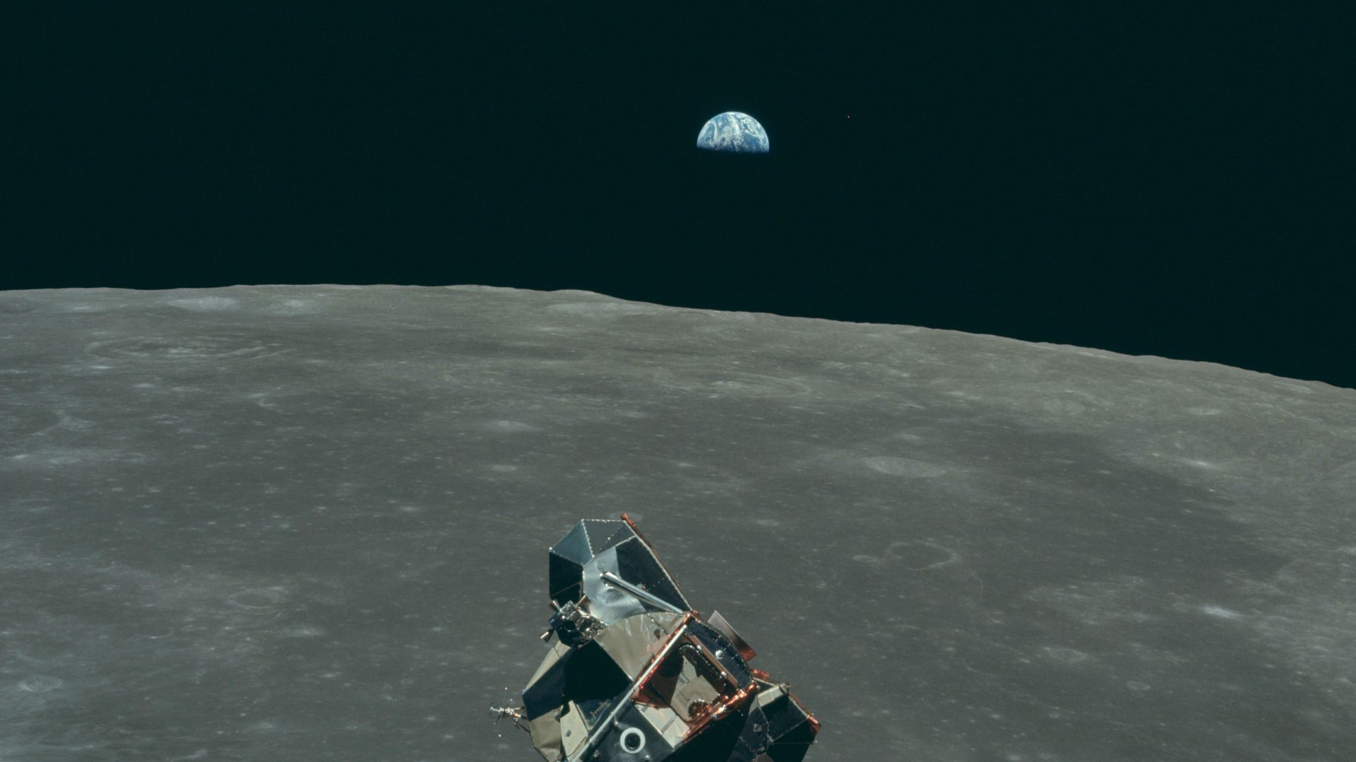 File:Earth, Moon and Lunar Module, AS11-44-6643.jpg