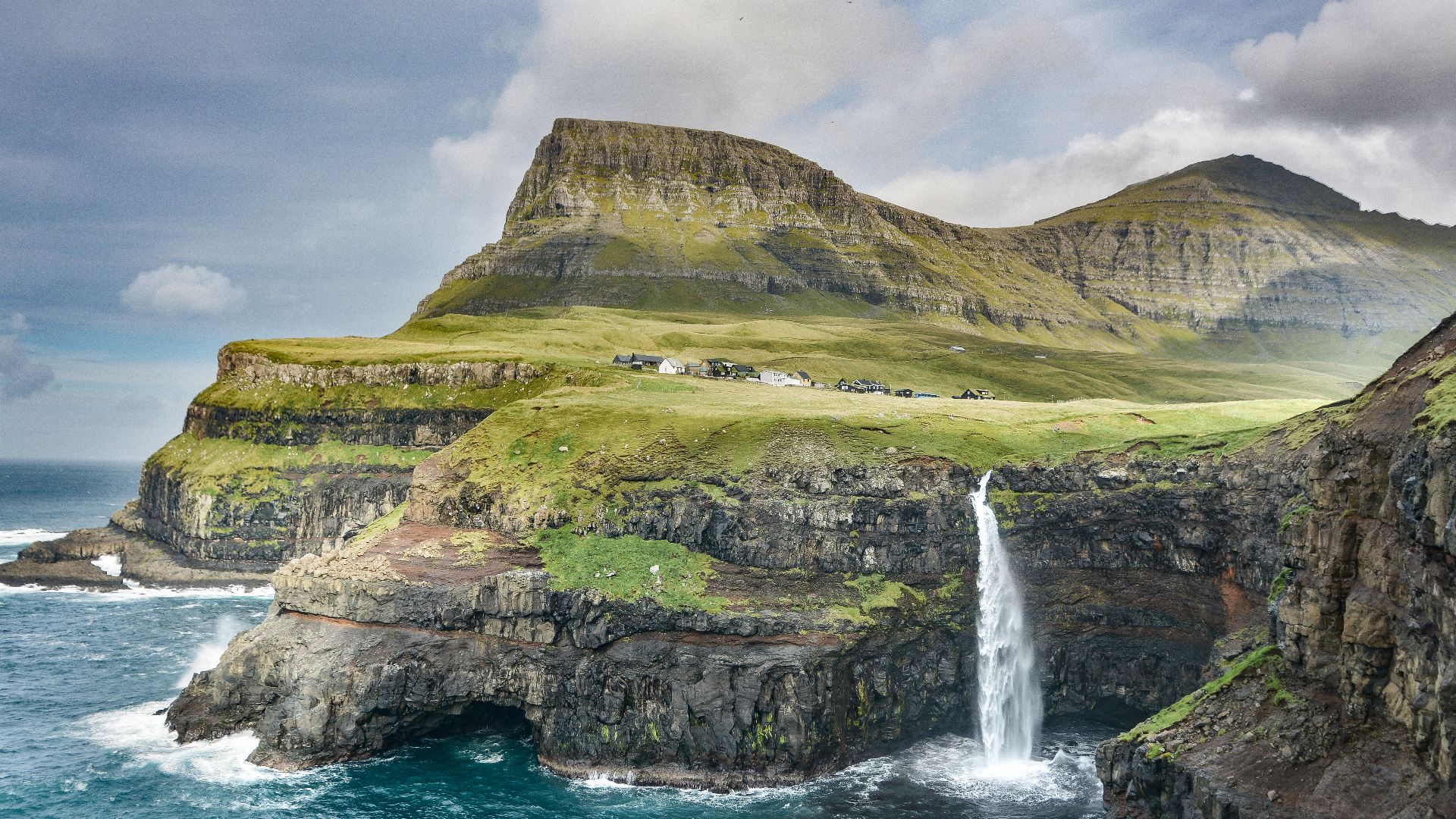 File:Faroe Islands (Unsplash eRwWGWkh0vU).jpg