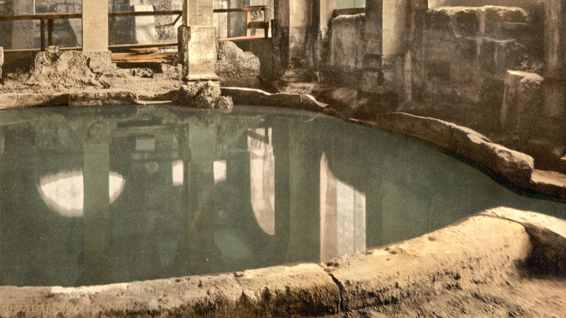 File:Circular Roman Bath, Bath, c1900.jpg