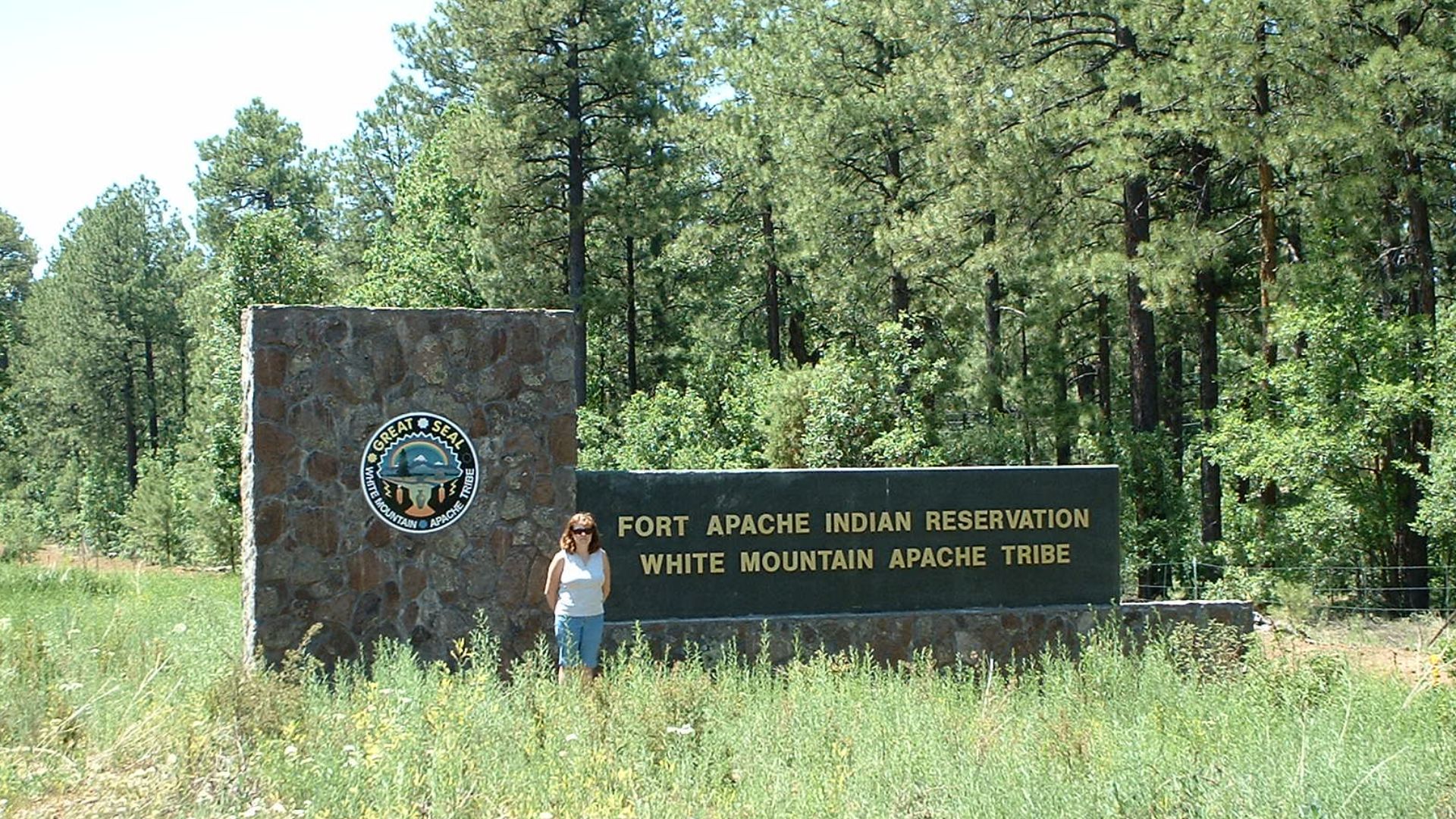 File:Fort Apache Indian Reservation entrance.JPG