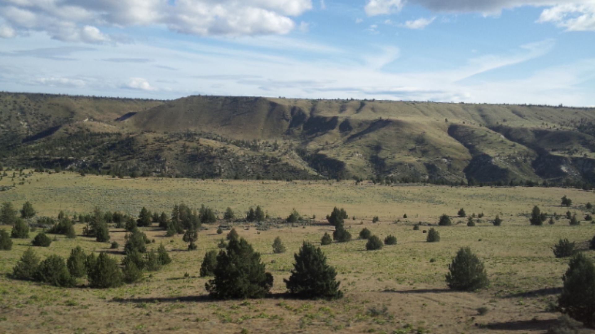 File:Warm Springs Reservation, Oregon (2013).jpeg