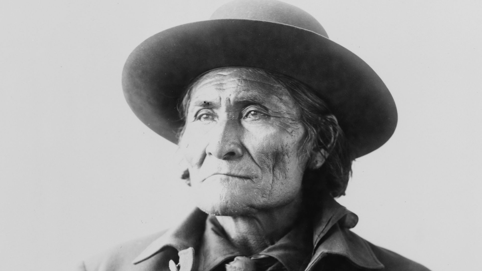 File:Geronimo - (Guiyatle) - Apache LCCN99472500.jpg