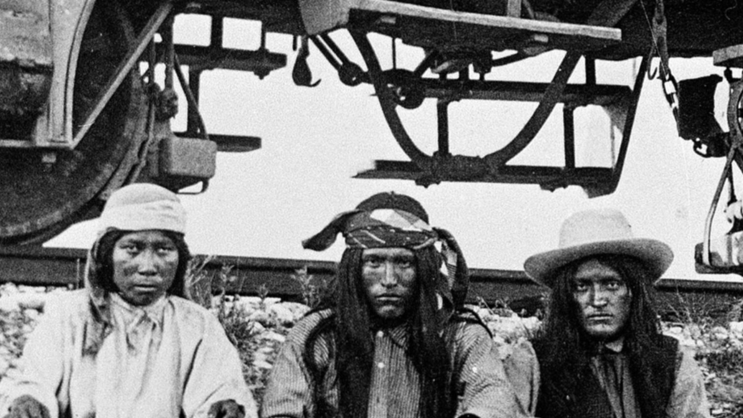 File:Apache prisoners.jpg