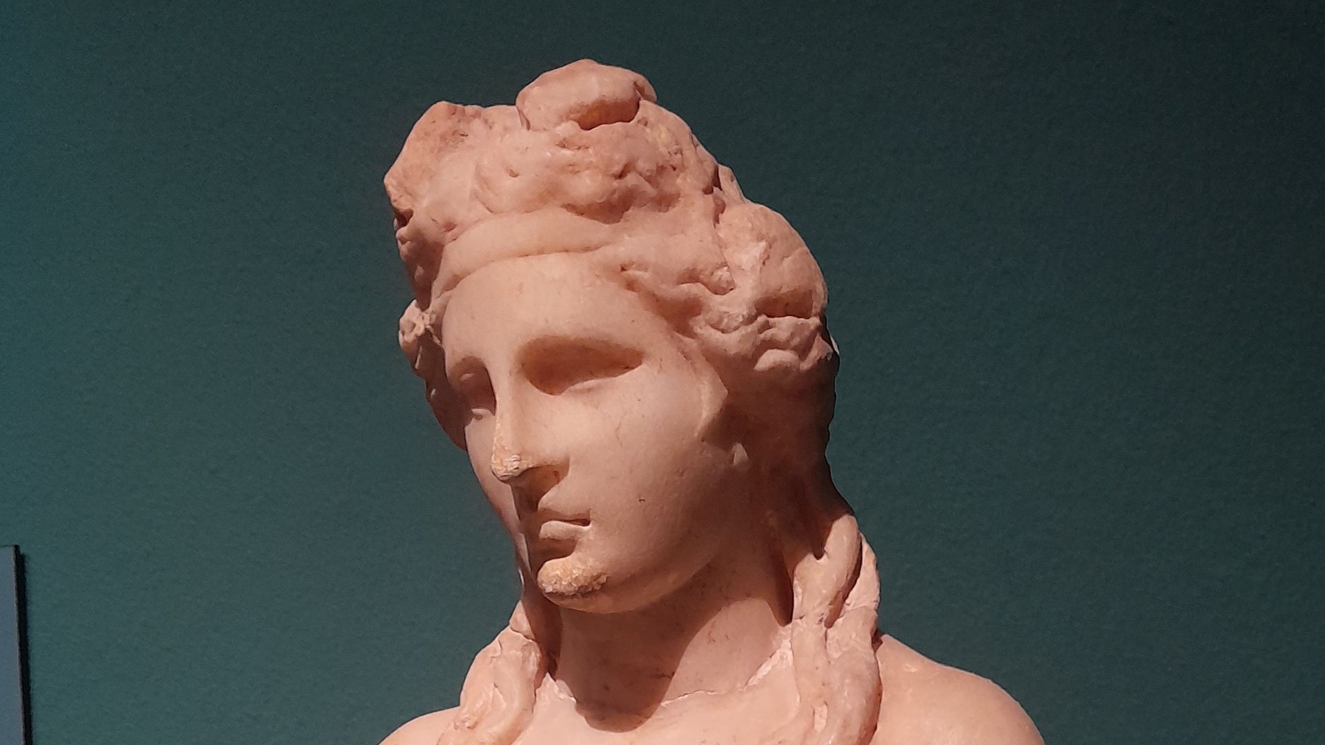 File:Dionysus statuette eleusis 02.jpg