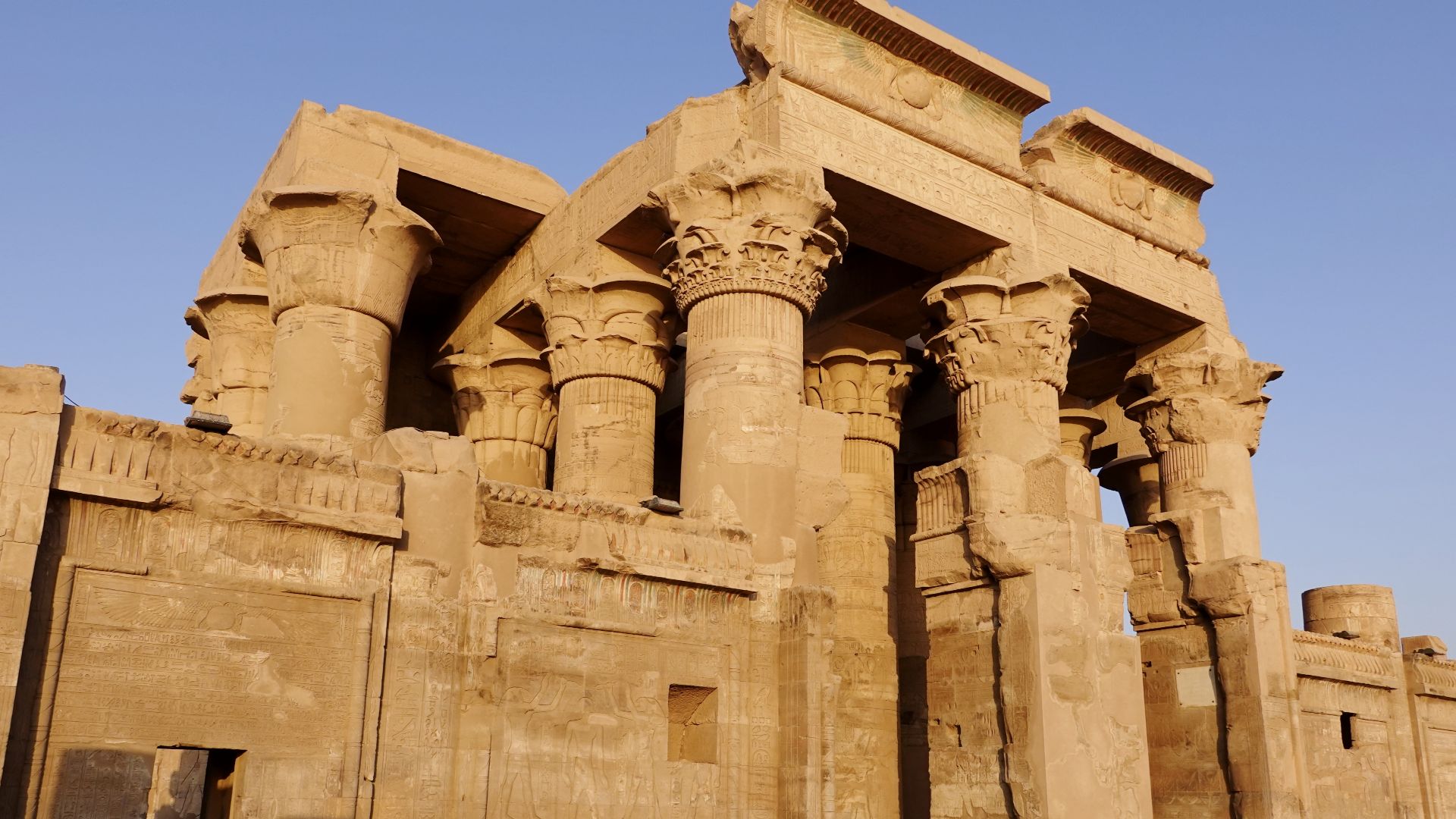 File:Kom Ombo Portal 04.jpg