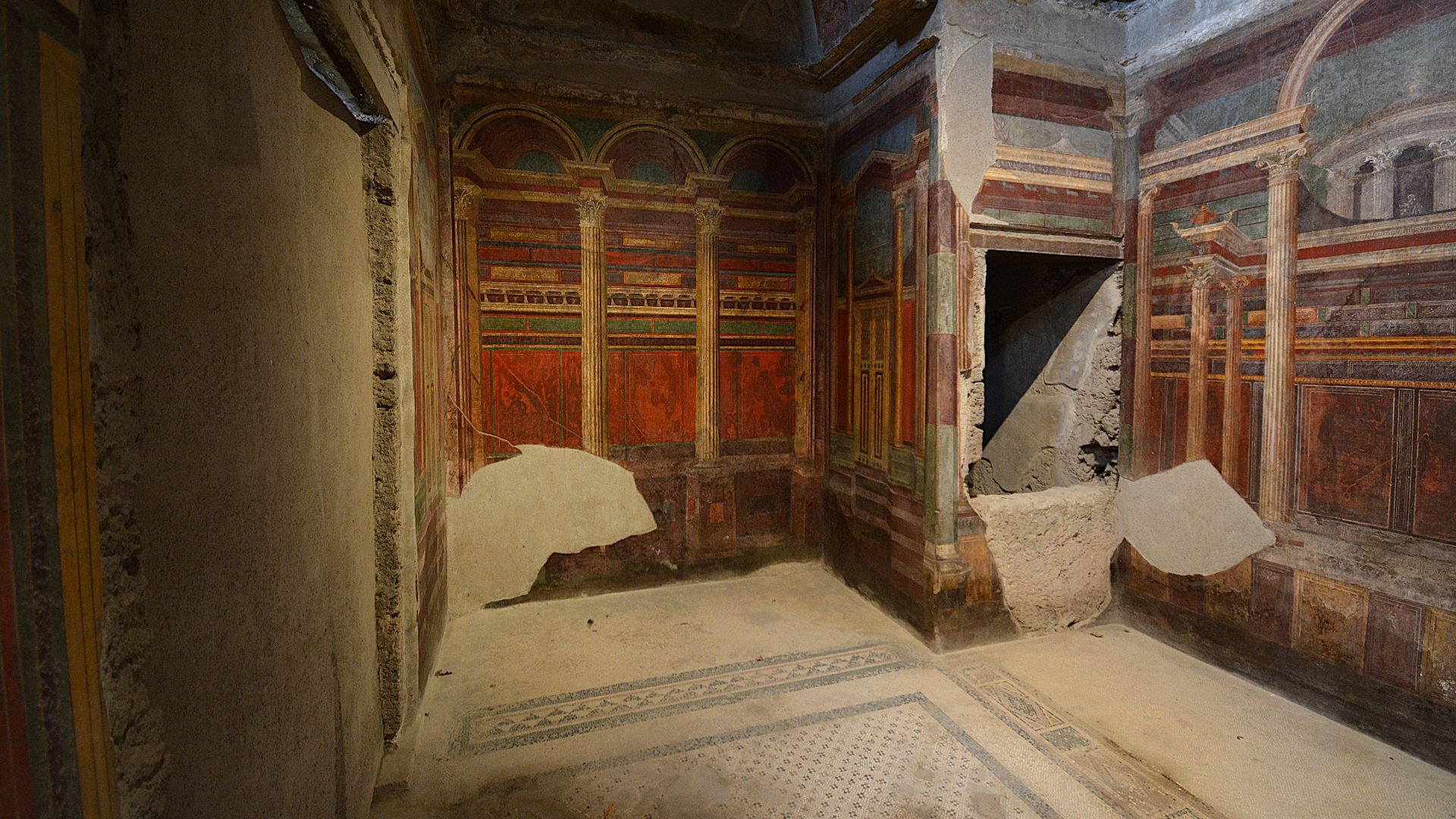 File:Villa dei Misteri 24 (048).jpg