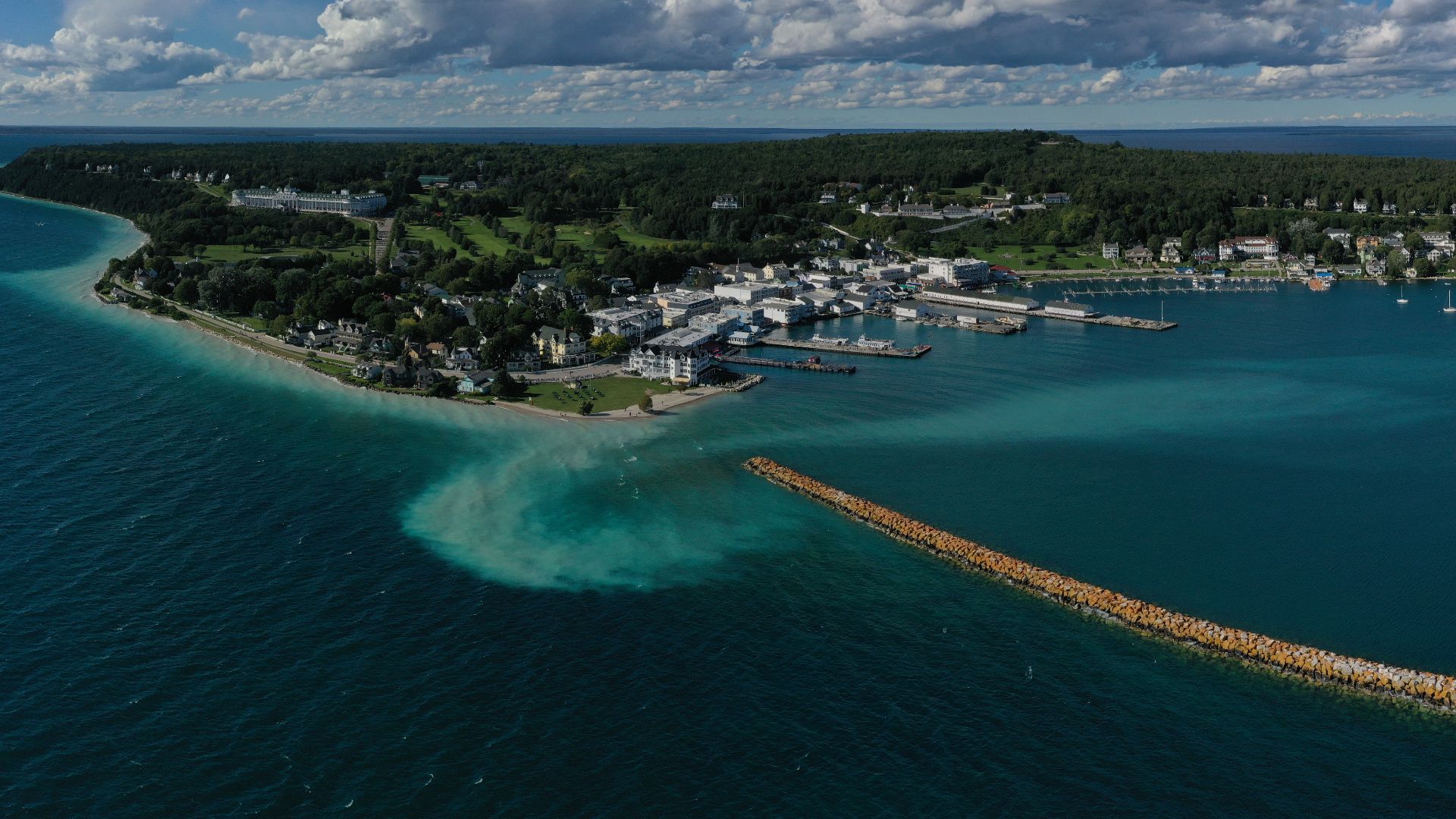 File:Aerial view of Mackinac Island 2020-09-04.jpg