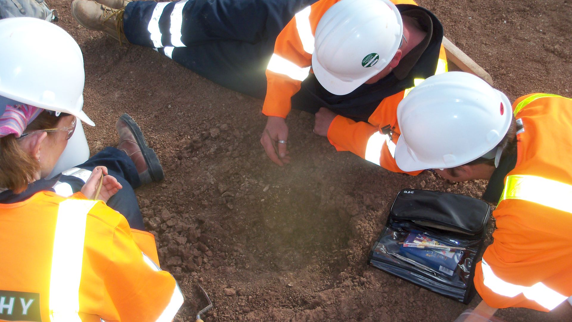 File:Archaeologists working on Trial Trench Evaluation and Watching Brief at the Tirley Feeder Connector, 2011.jpg
