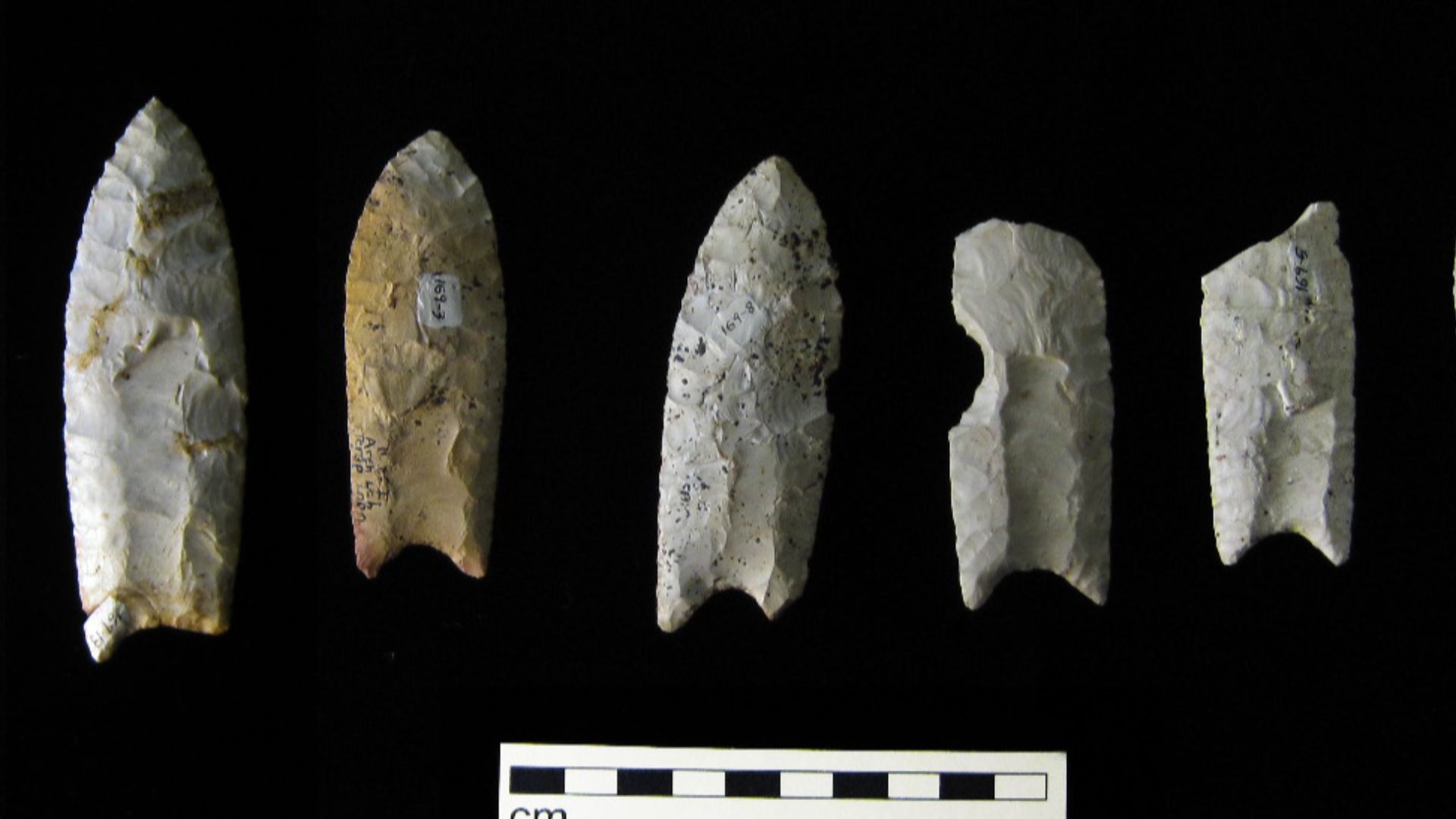 File:Clovis Rummells Maske.jpg