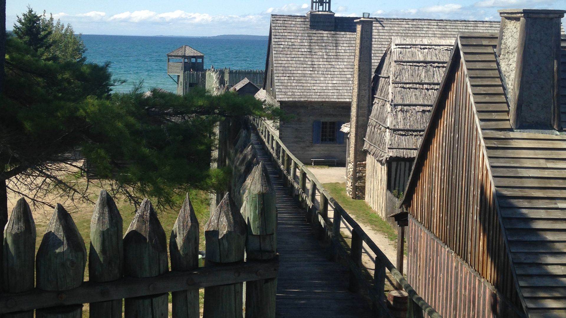 File:Fort Michilimackinac in Mackinaw City, Michigan.jpg