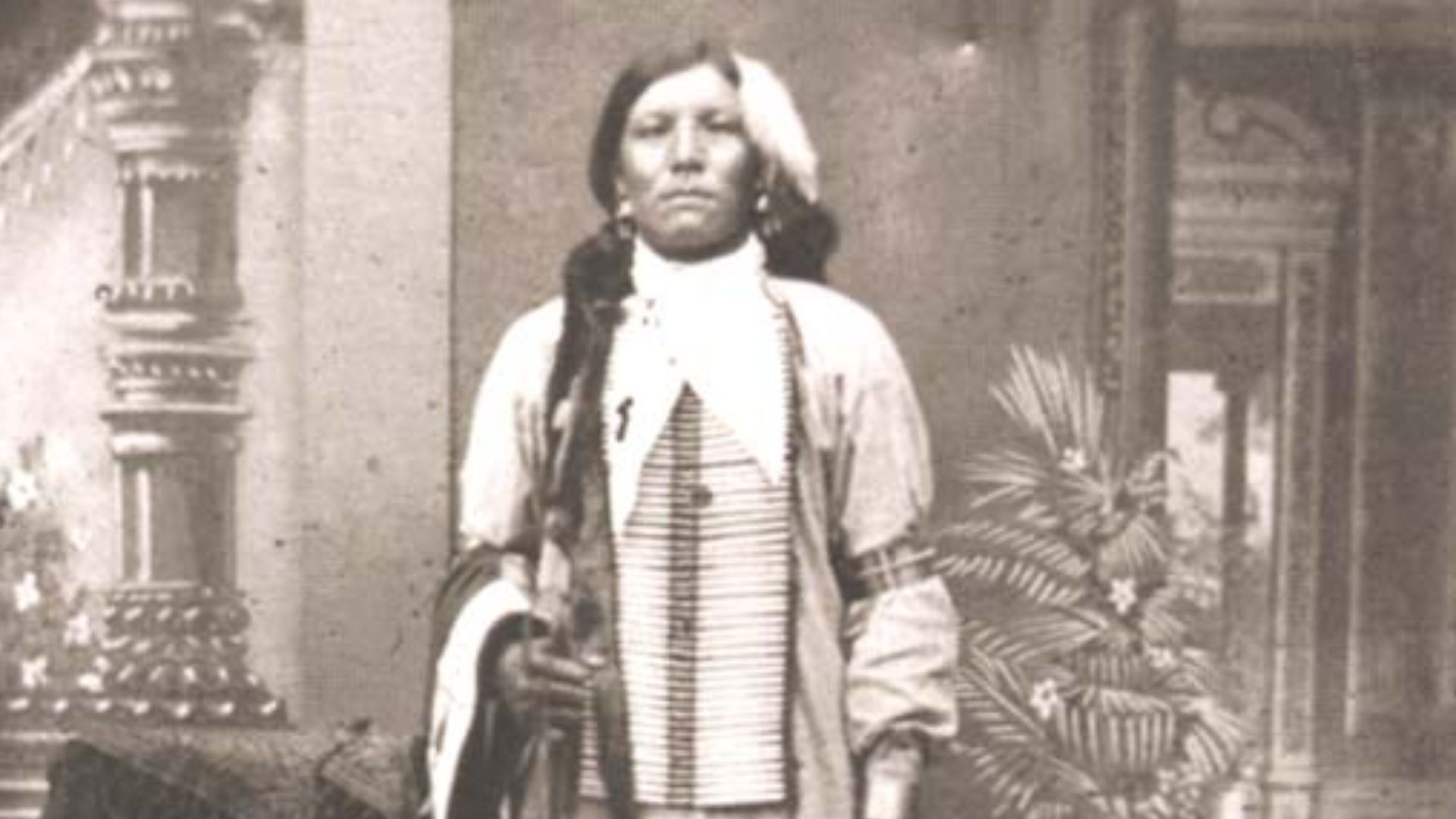 File:Crazy Horse 1877.jpg