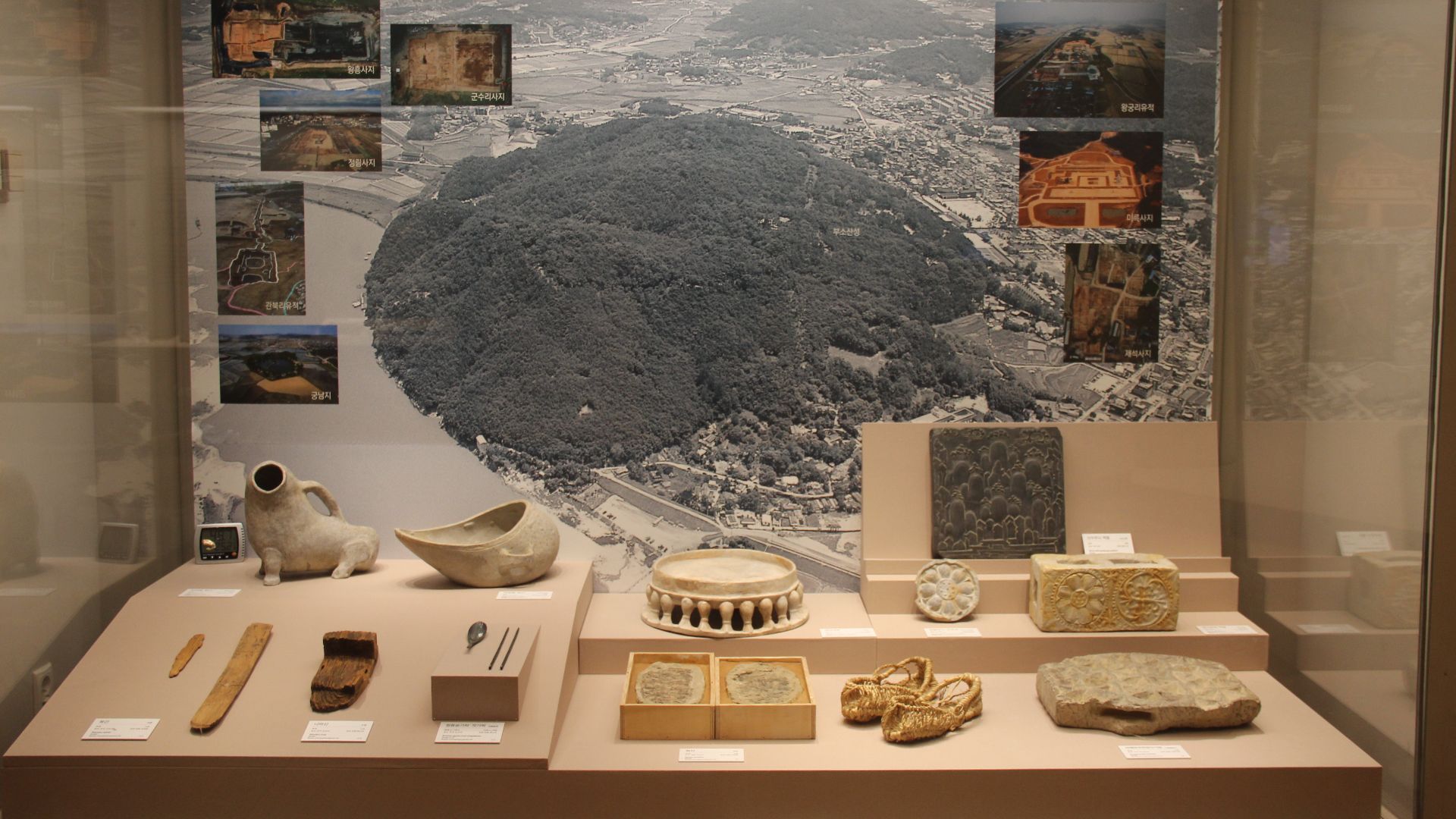 File:Baekje Tomb Goods (29571966403).jpg