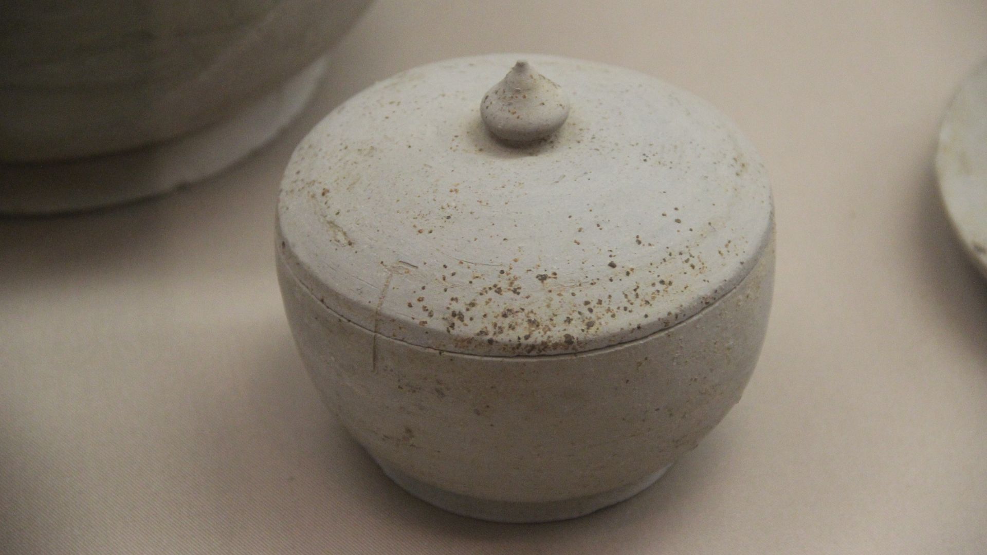 File:Baekje Kingdom Pottery (17371094224).jpg