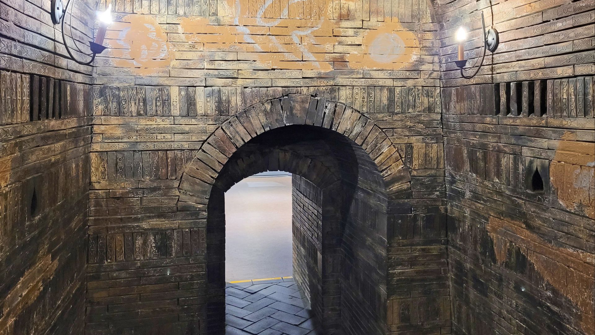 File:King Muryeong Tomb 01.jpg