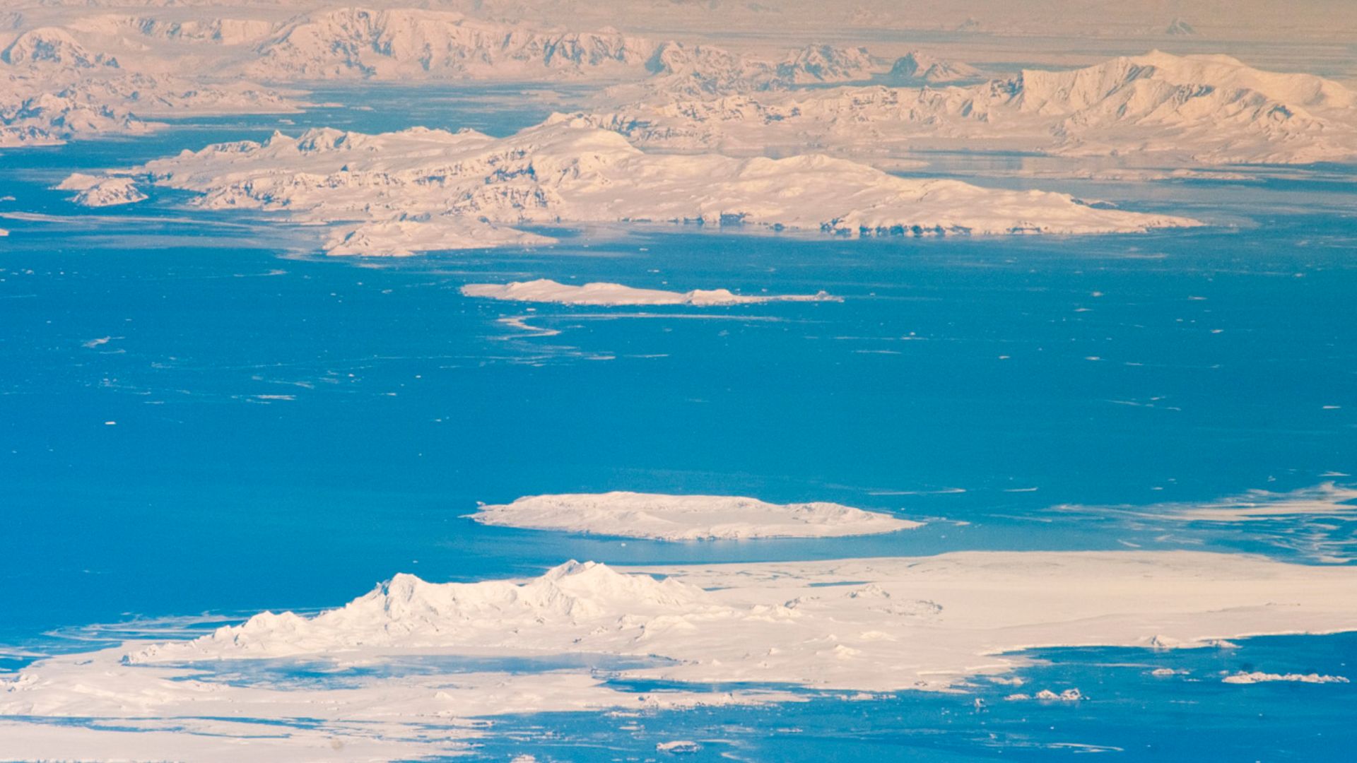 File:South Shetland Islands and Antarctic Peninsula.jpg