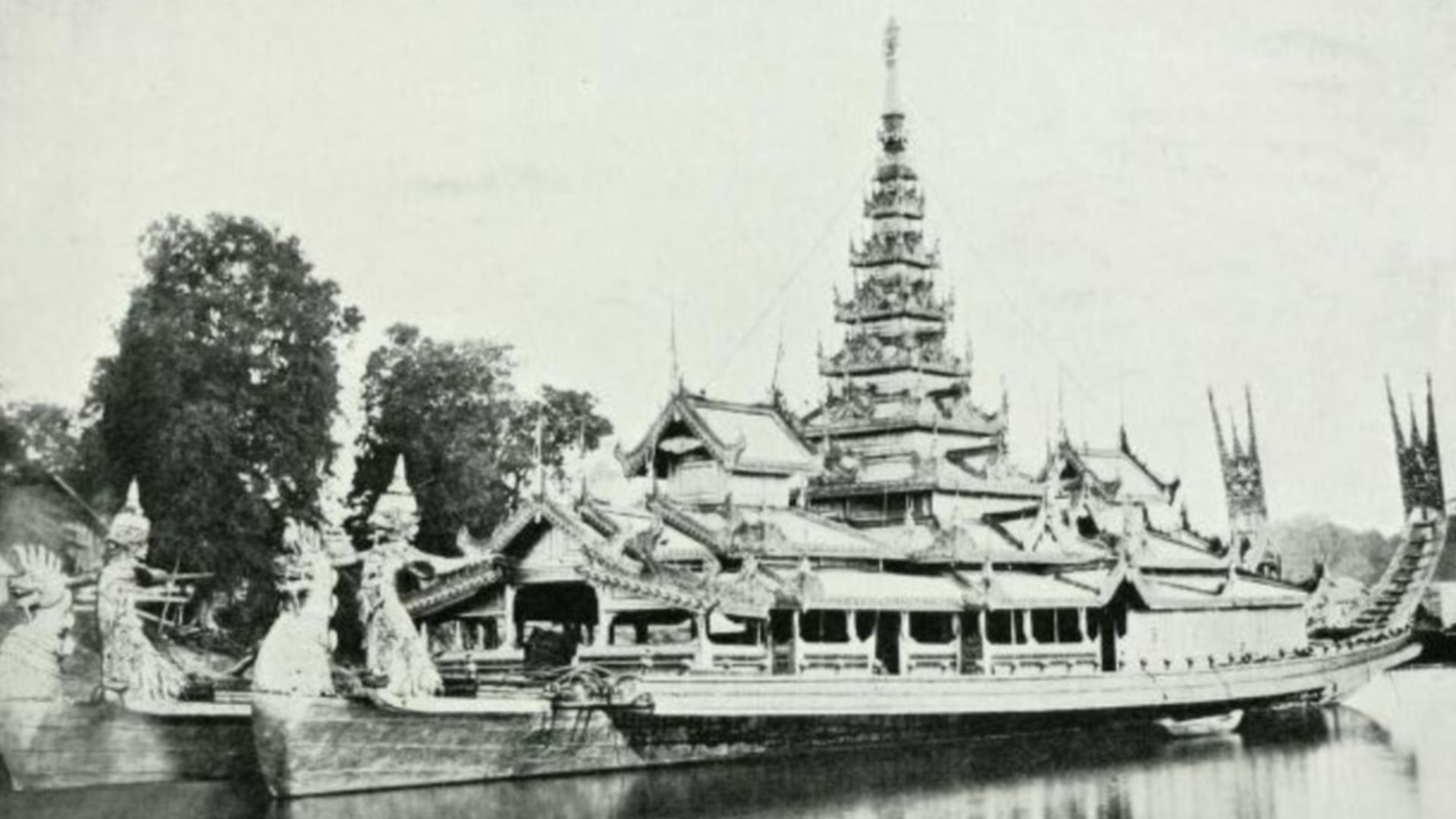 File:Royal barge, Mandalay.jpg