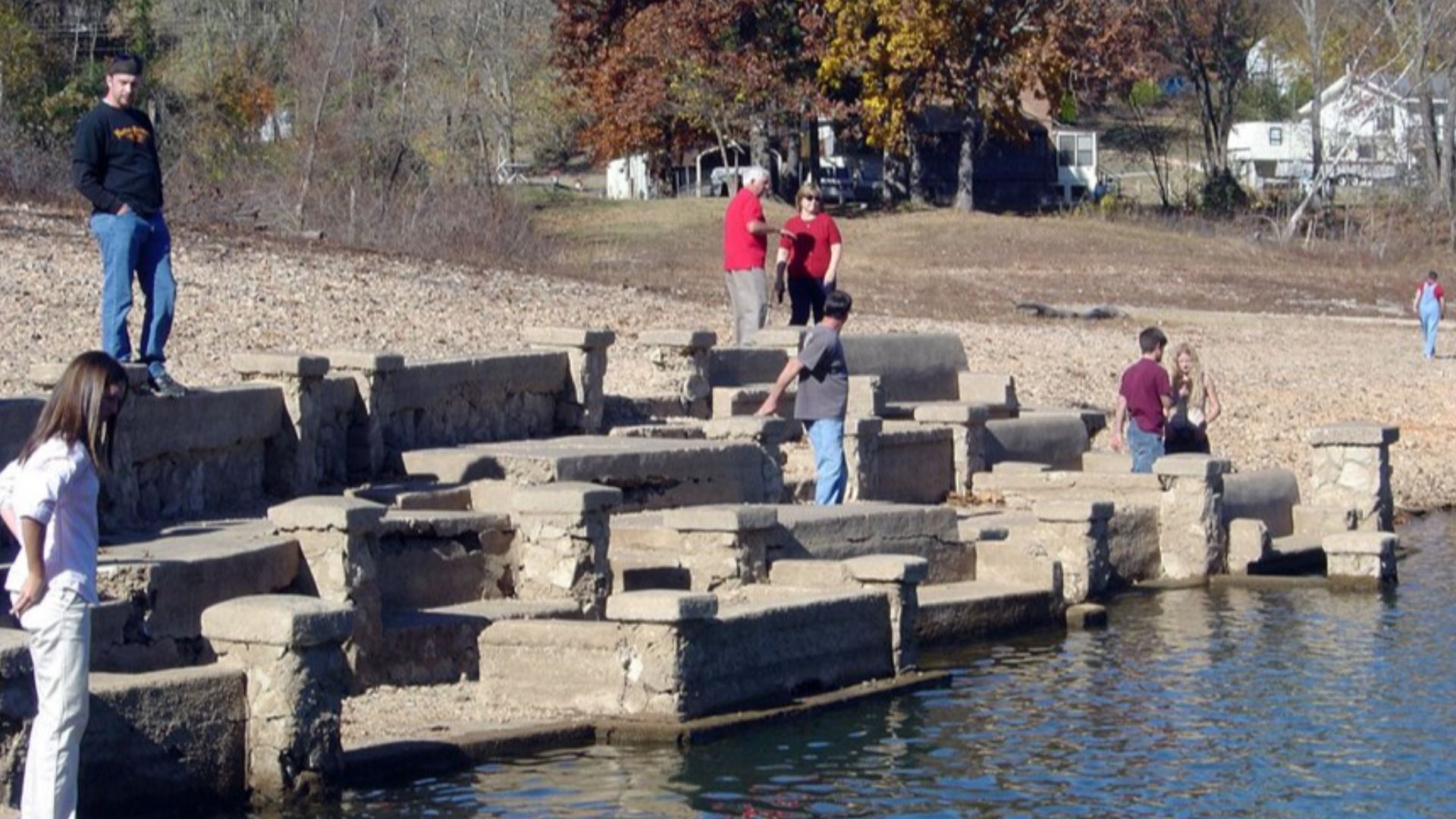 File:Monte Ne Amphitheater during low lake levels.jpg