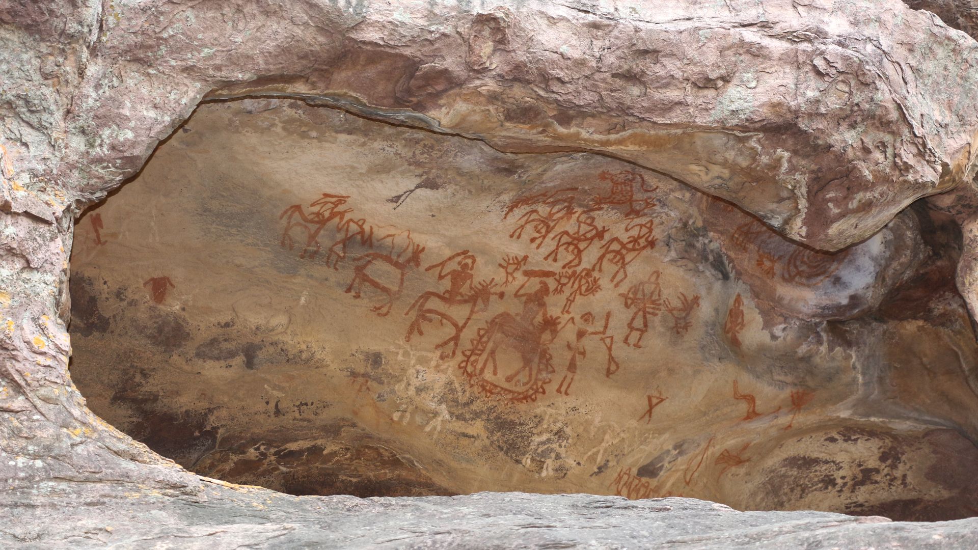 File:Rock Shelter 8, Bhimbetka 02.jpg