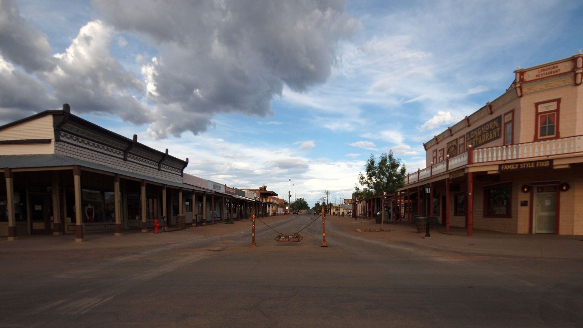 File:Tombstone Arizona-27527-1.jpg